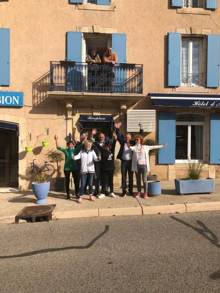 People in Hotel D'Albion