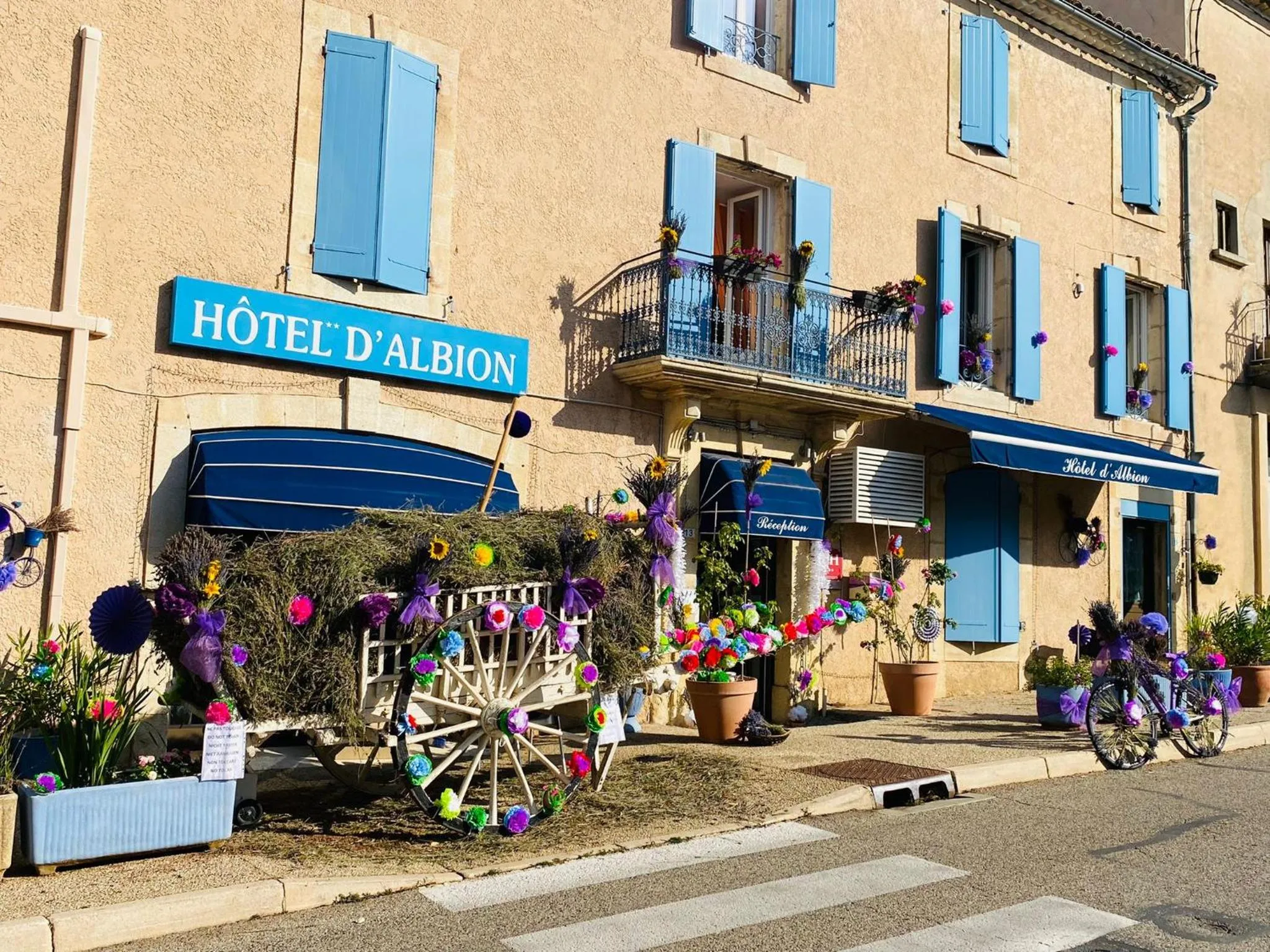 Property building in Hotel D'Albion