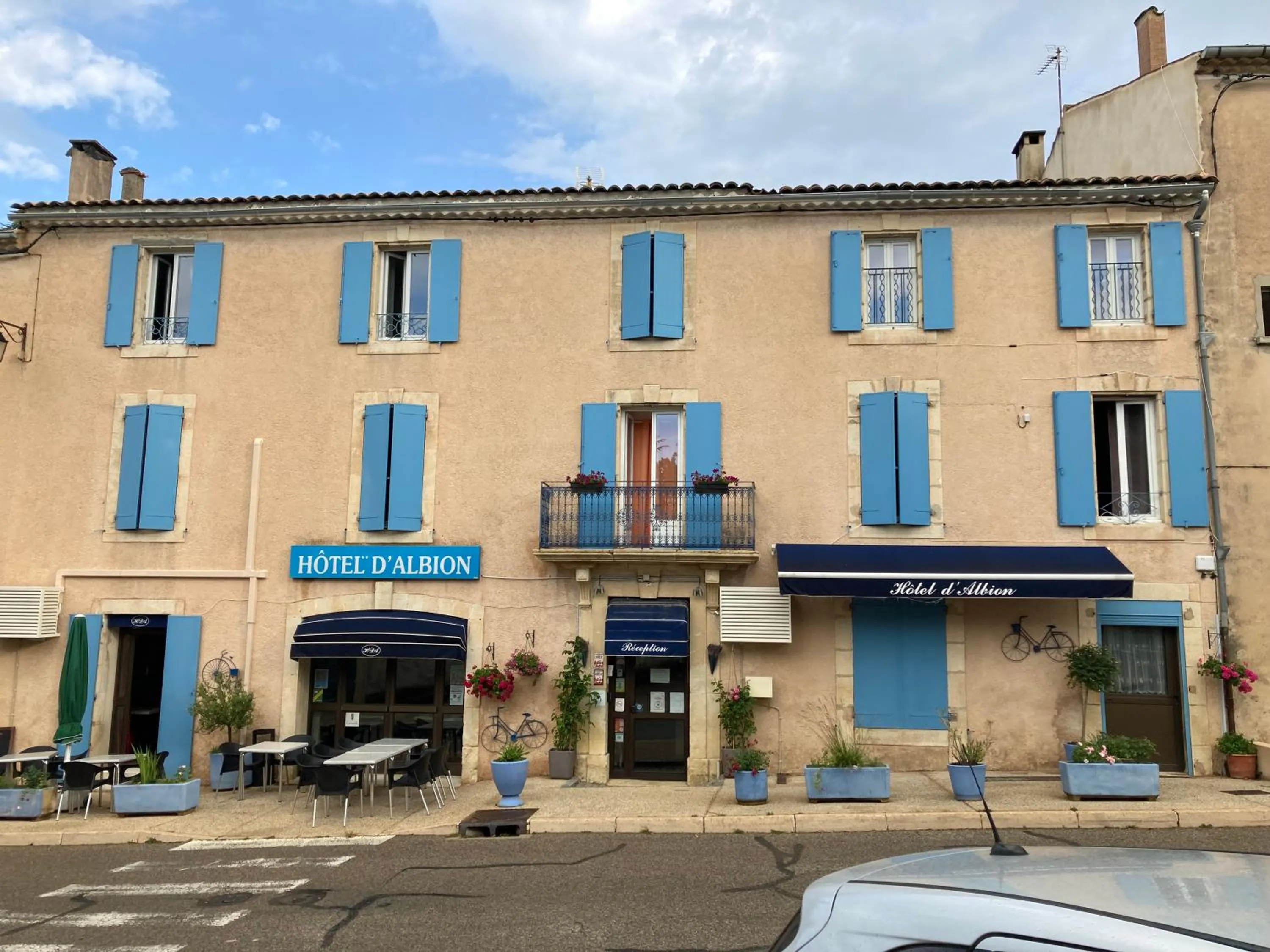 Property building in Hotel D'Albion