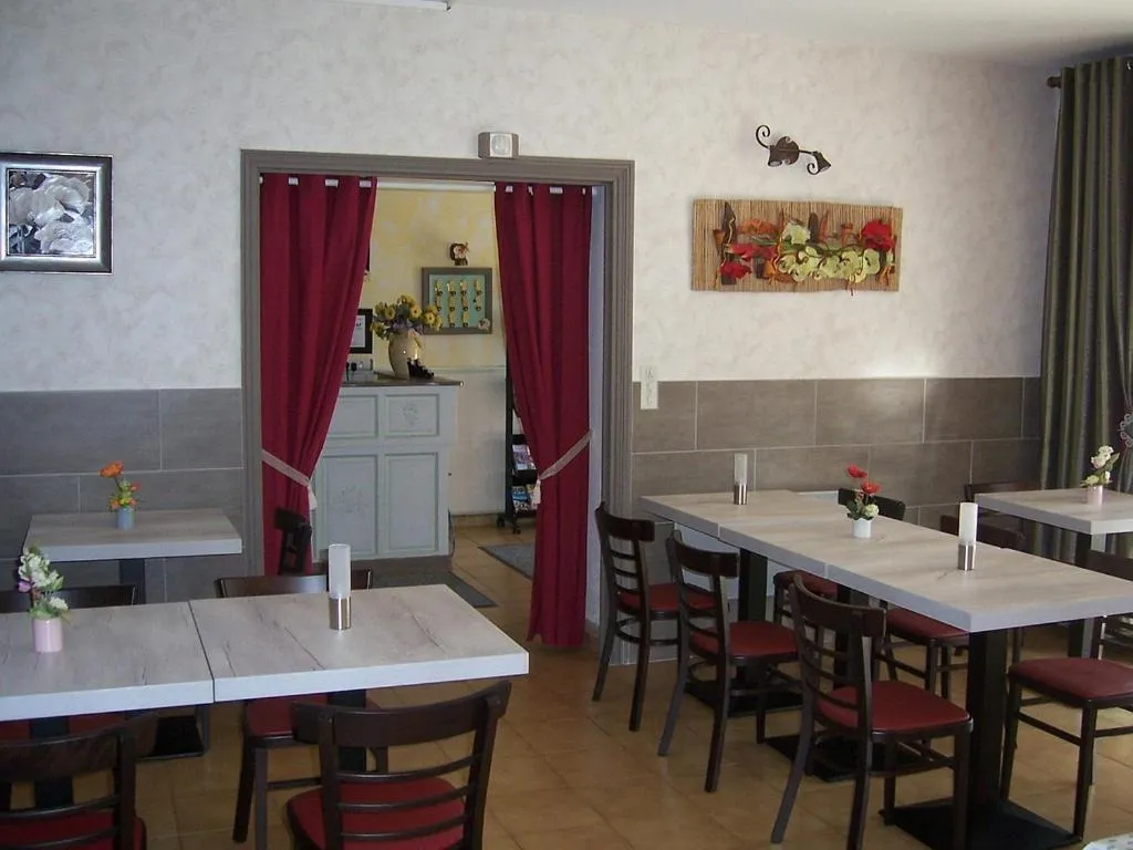 Restaurant/places to eat in Hotel D'Albion