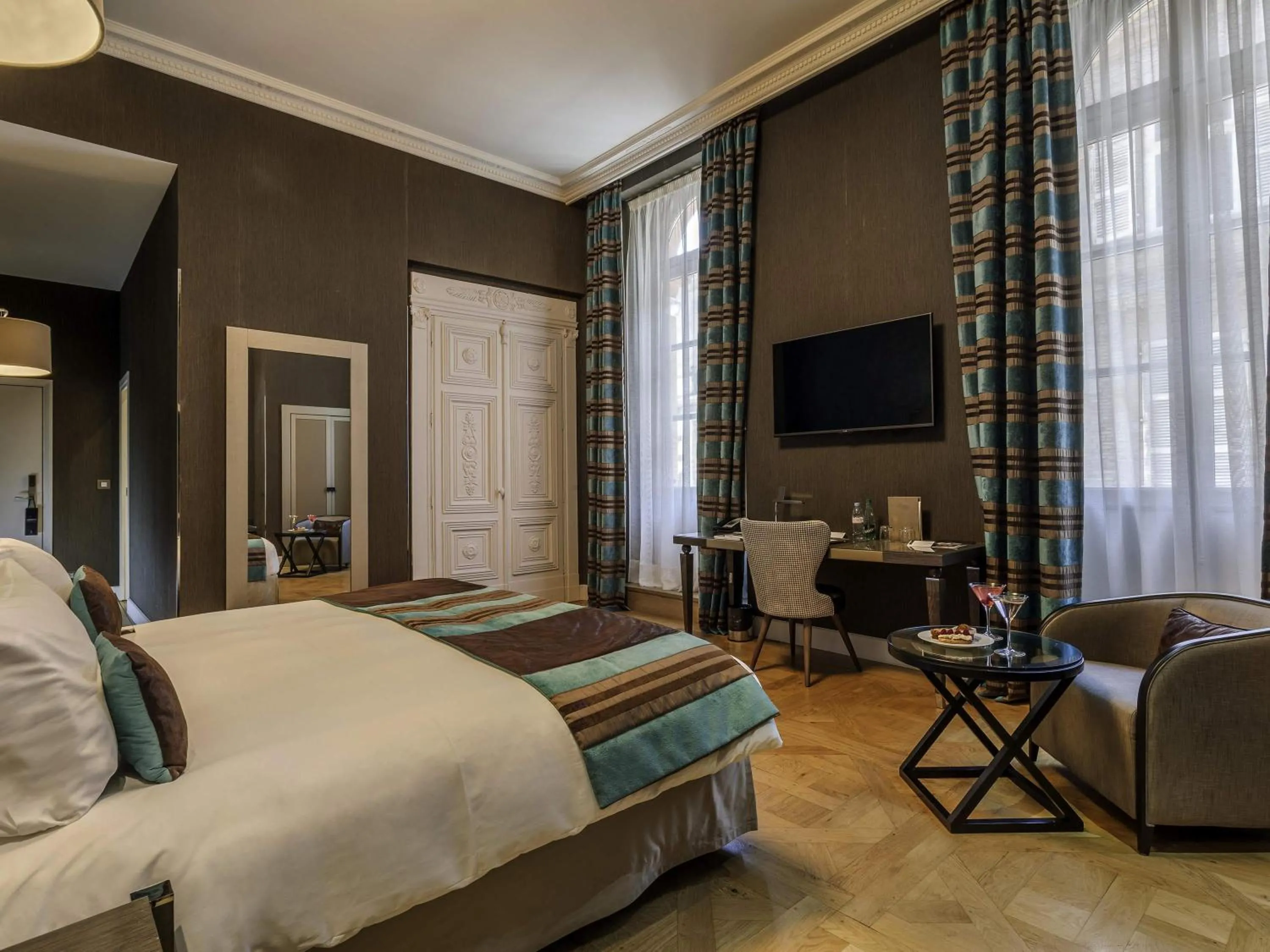 Bedroom, Bed in La Cour des Consuls Hotel & Spa Toulouse - MGallery Collection