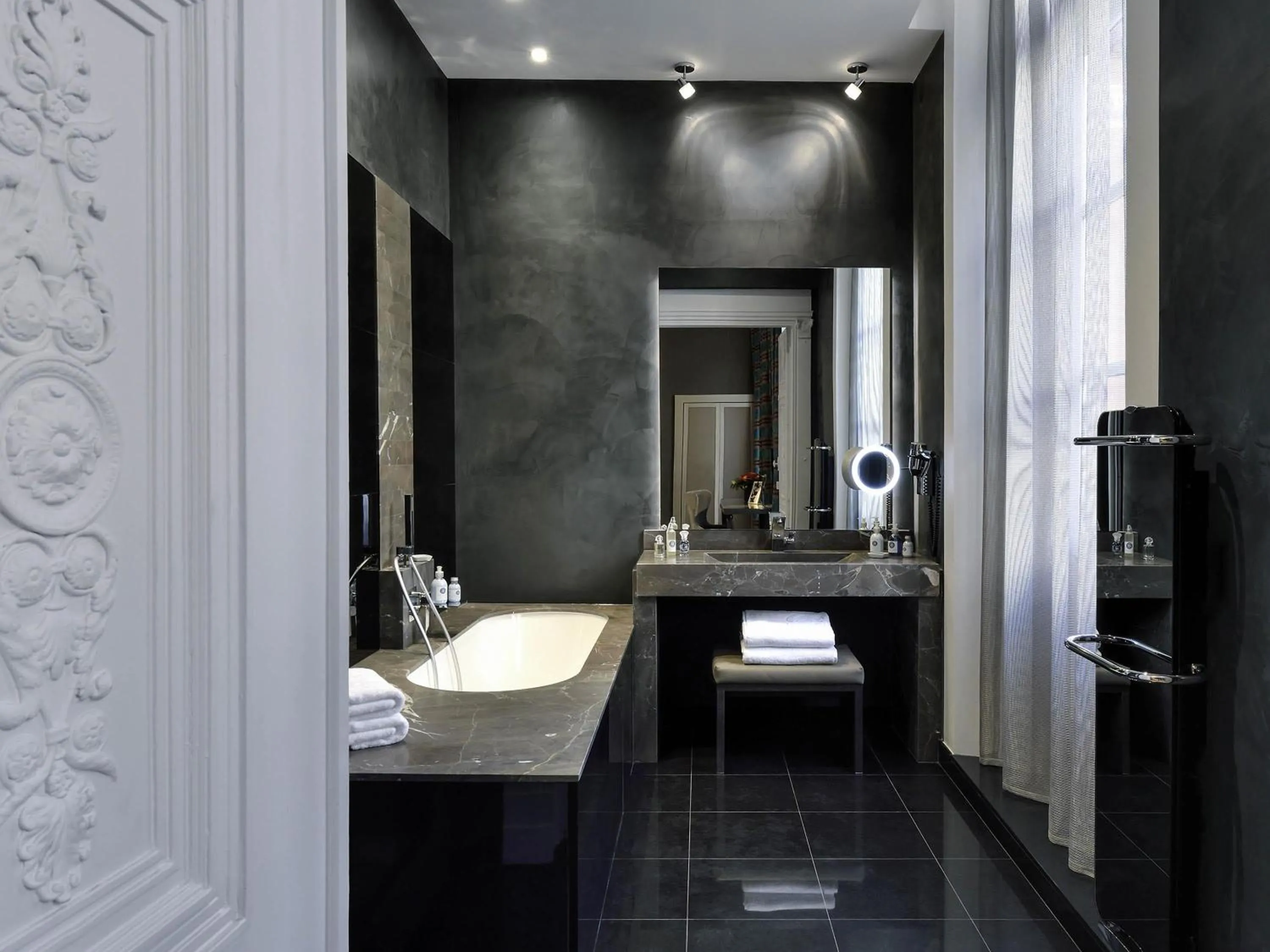 Bedroom in La Cour des Consuls Hotel & Spa Toulouse - MGallery Collection