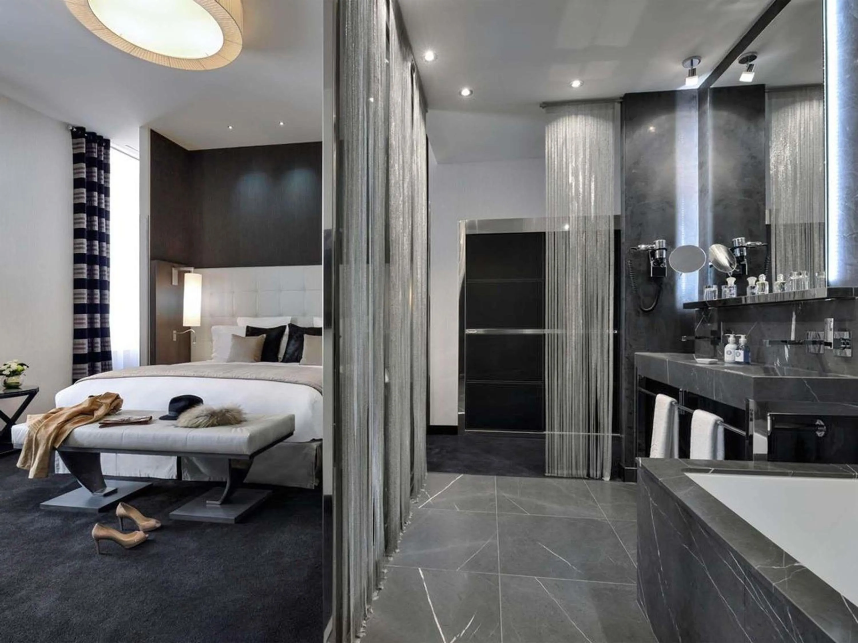 Bedroom, Bed in La Cour des Consuls Hotel & Spa Toulouse - MGallery Collection