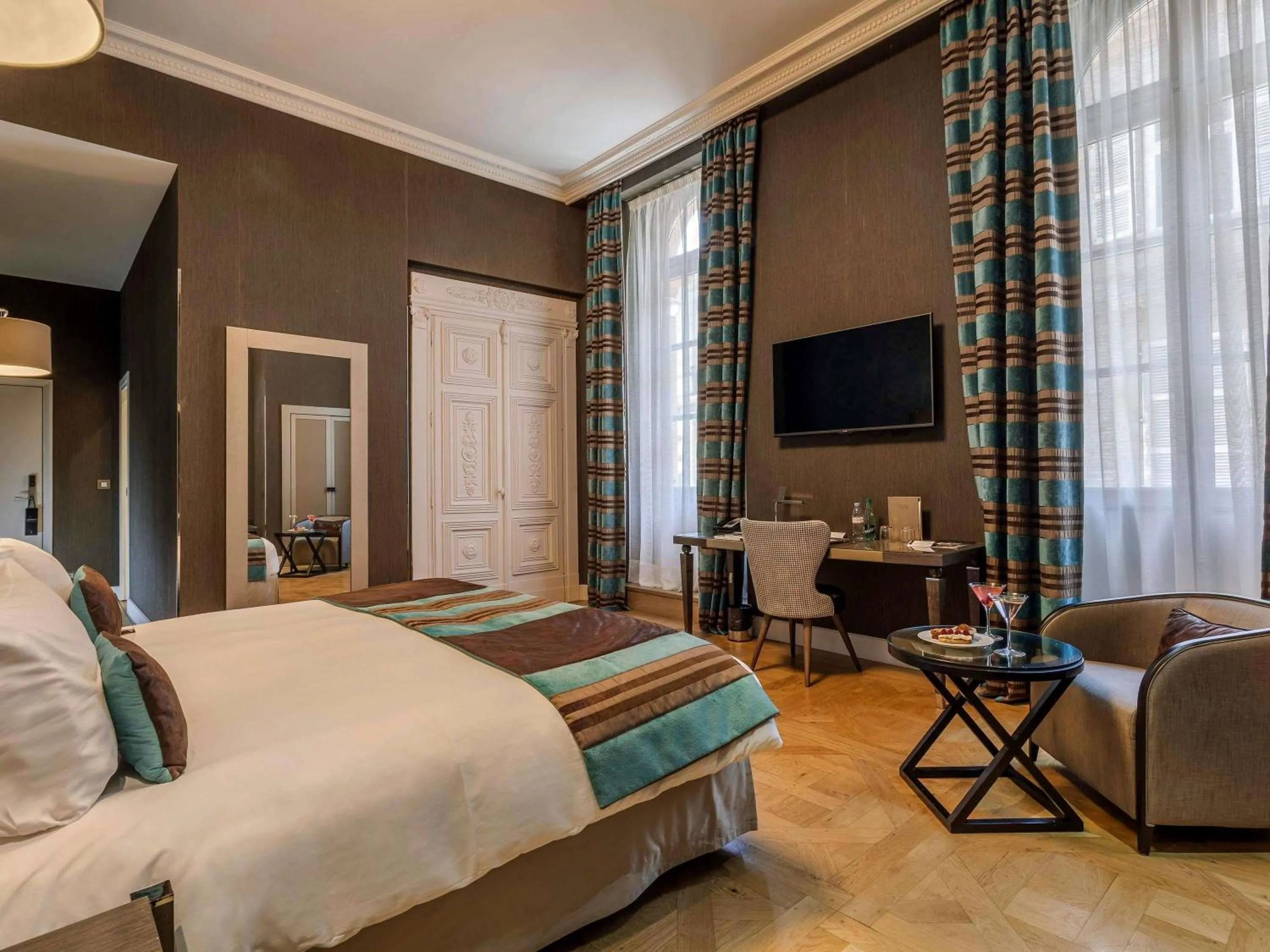 Bedroom, Bed in La Cour des Consuls Hotel & Spa Toulouse - MGallery Collection