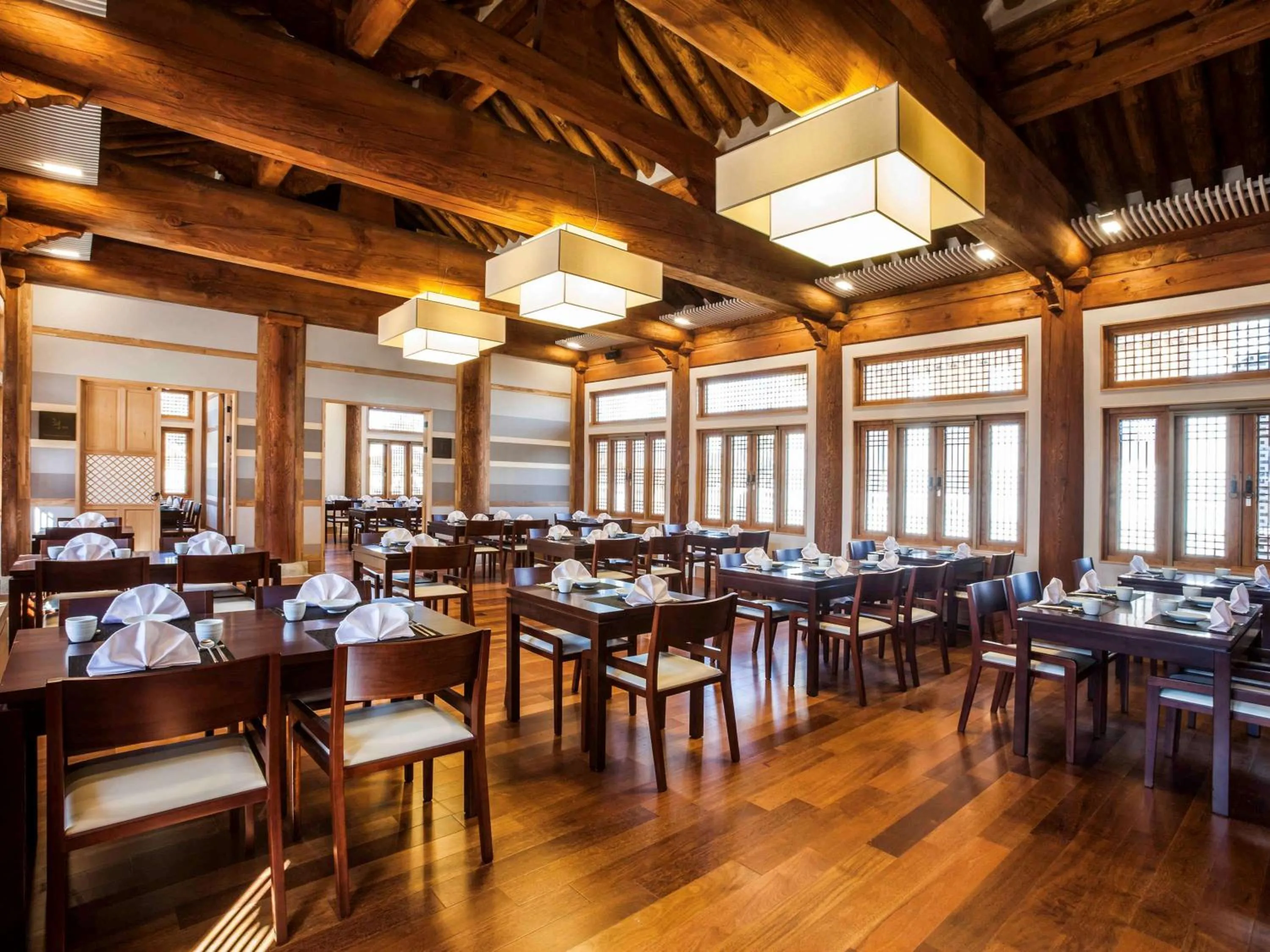 Restaurant/places to eat in Gyeongwonjae Ambassador Incheon Associated with Accor