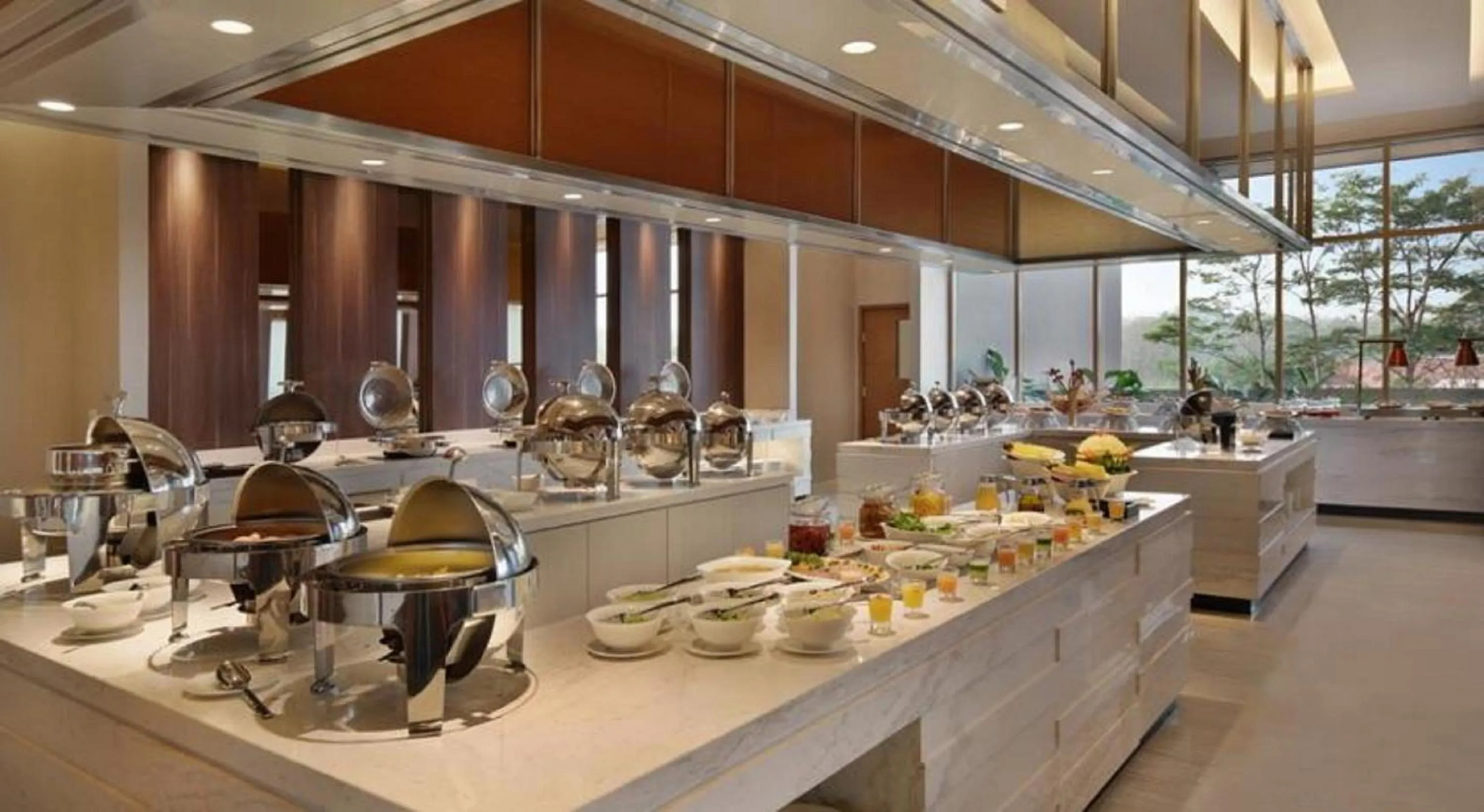 Restaurant/places to eat in Mercure Karawang