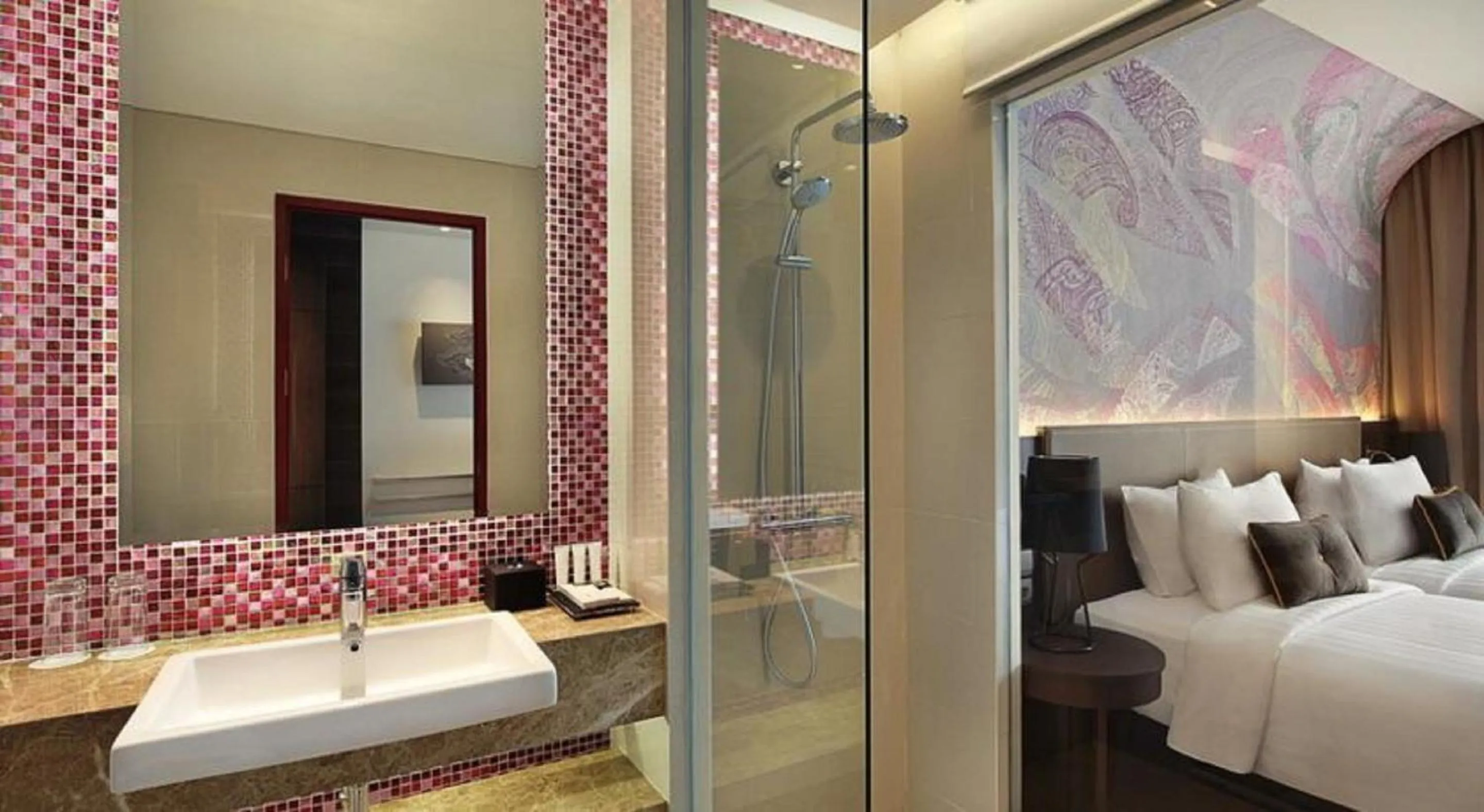 Shower, Bed in Mercure Karawang