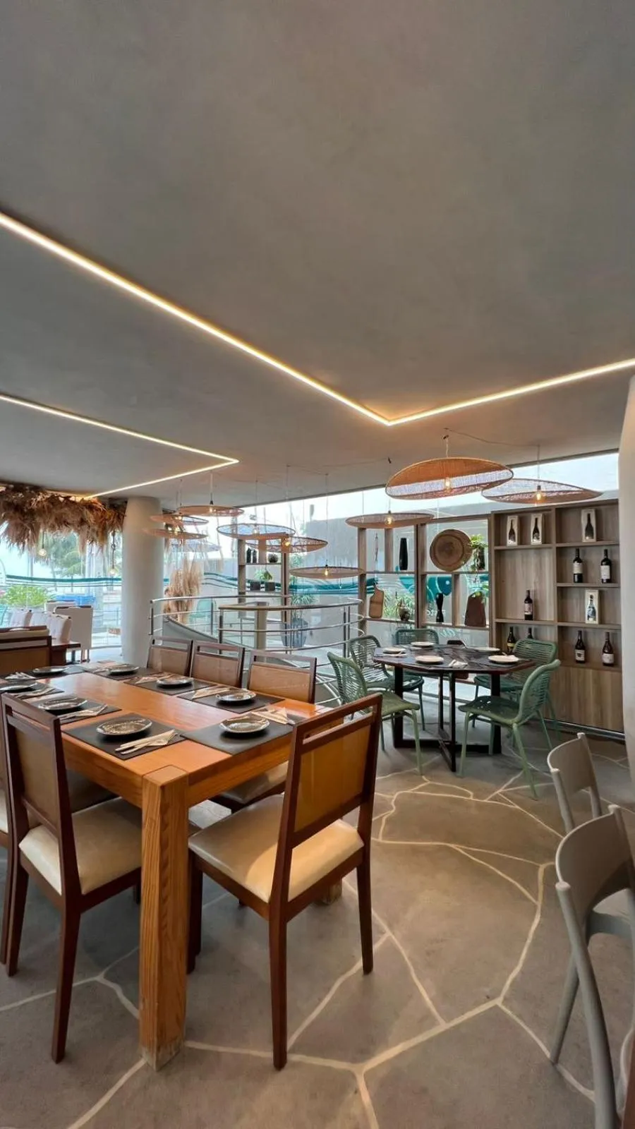 Restaurant/places to eat in Setai Yacht Apart Hotel by lesuites
