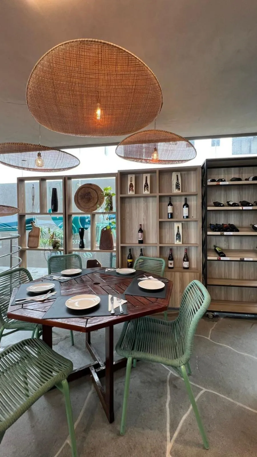 Restaurant/places to eat in Setai Yacht Apart Hotel by lesuites