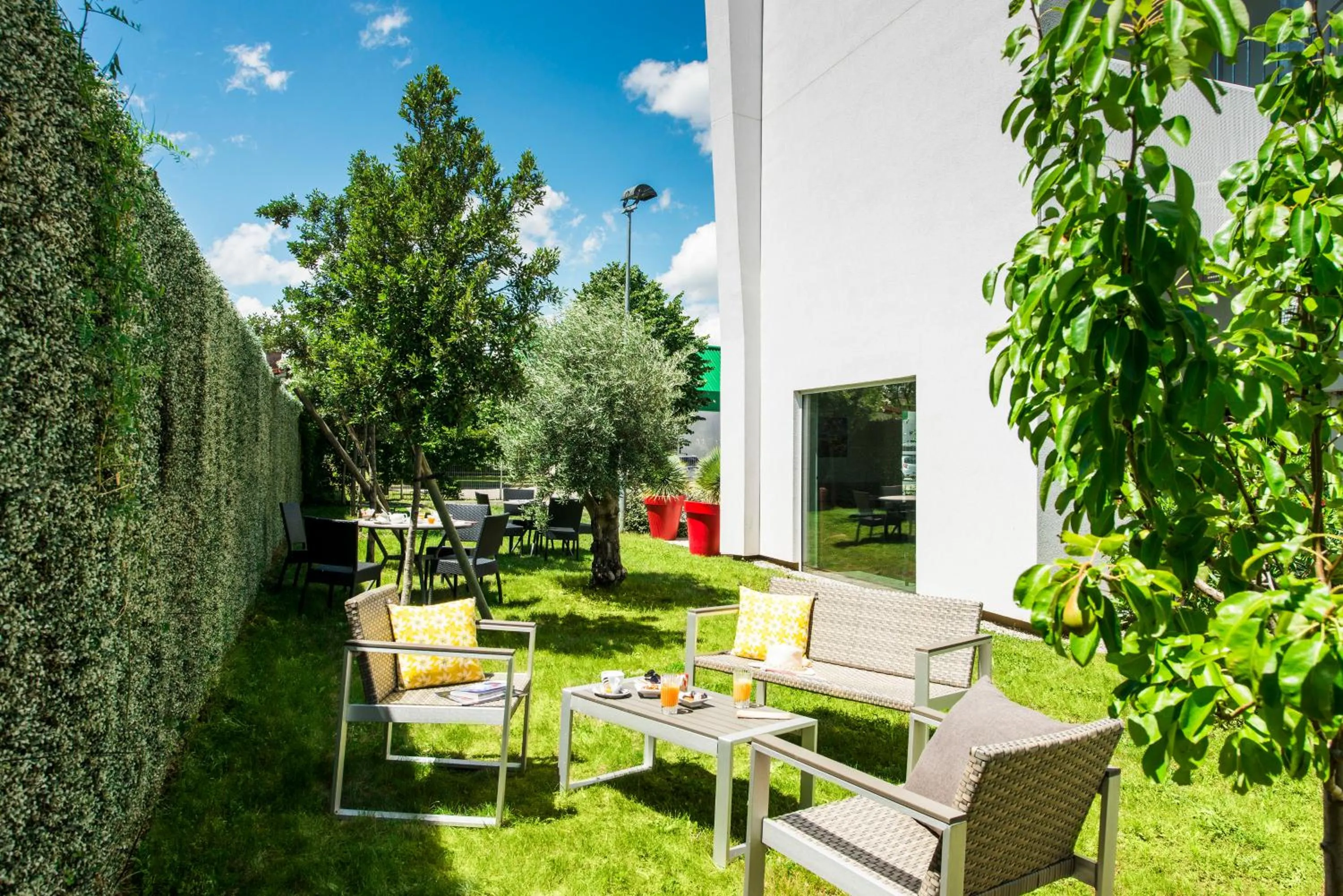 Garden in Kyriad Lyon Est Stadium Eurexpo Meyzieu