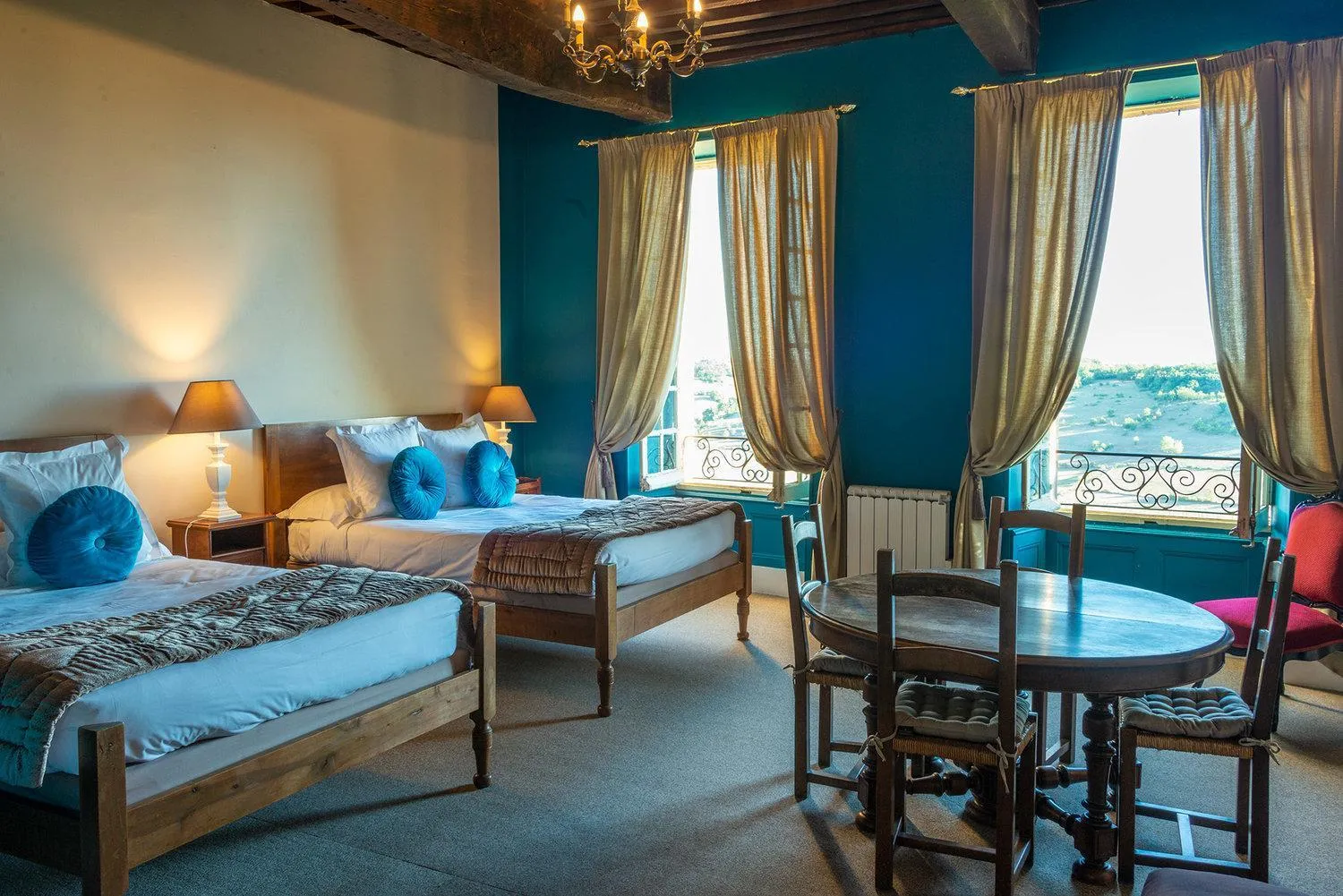 Bed in Hotel Raymond VII