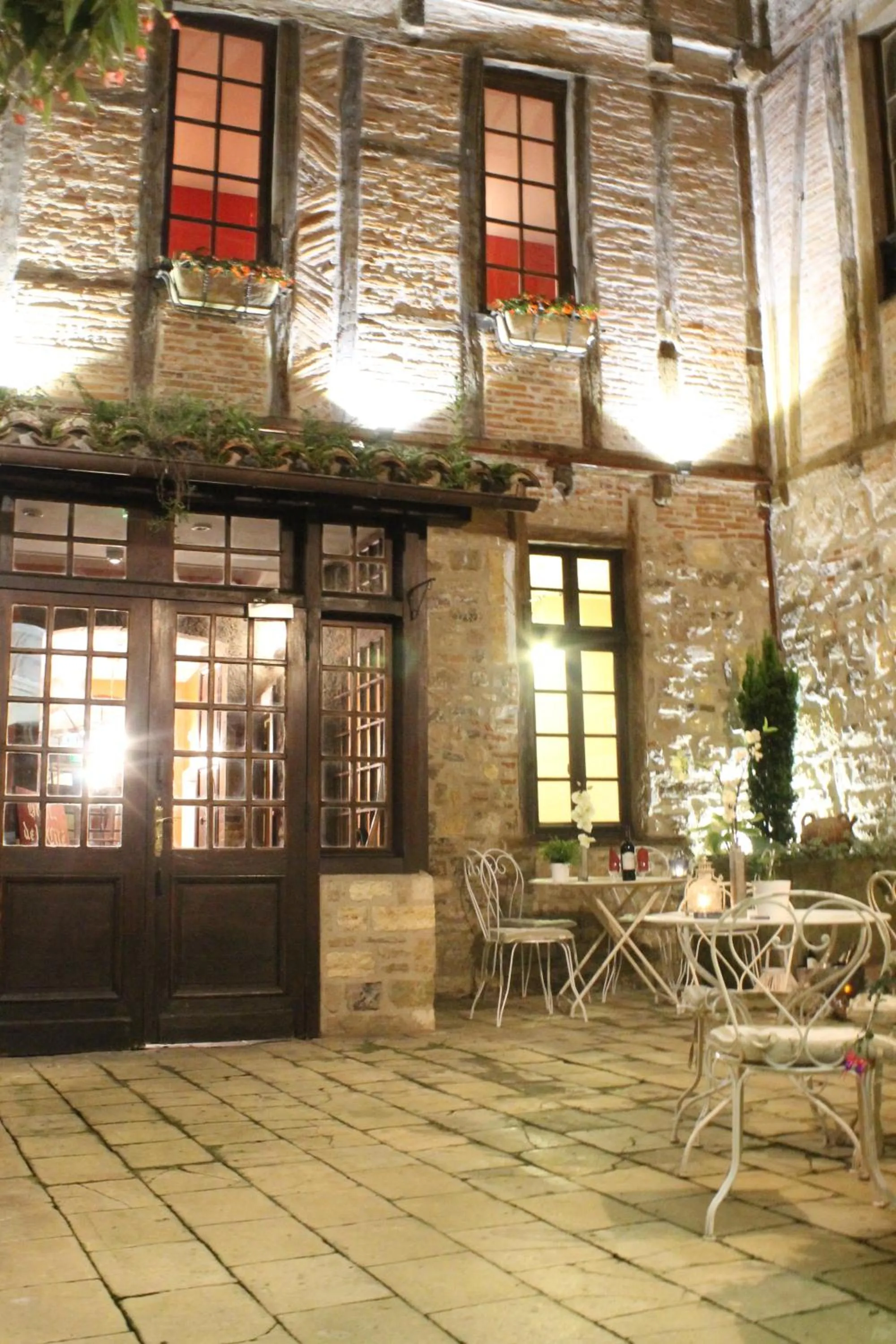 Patio in Hotel Raymond VII