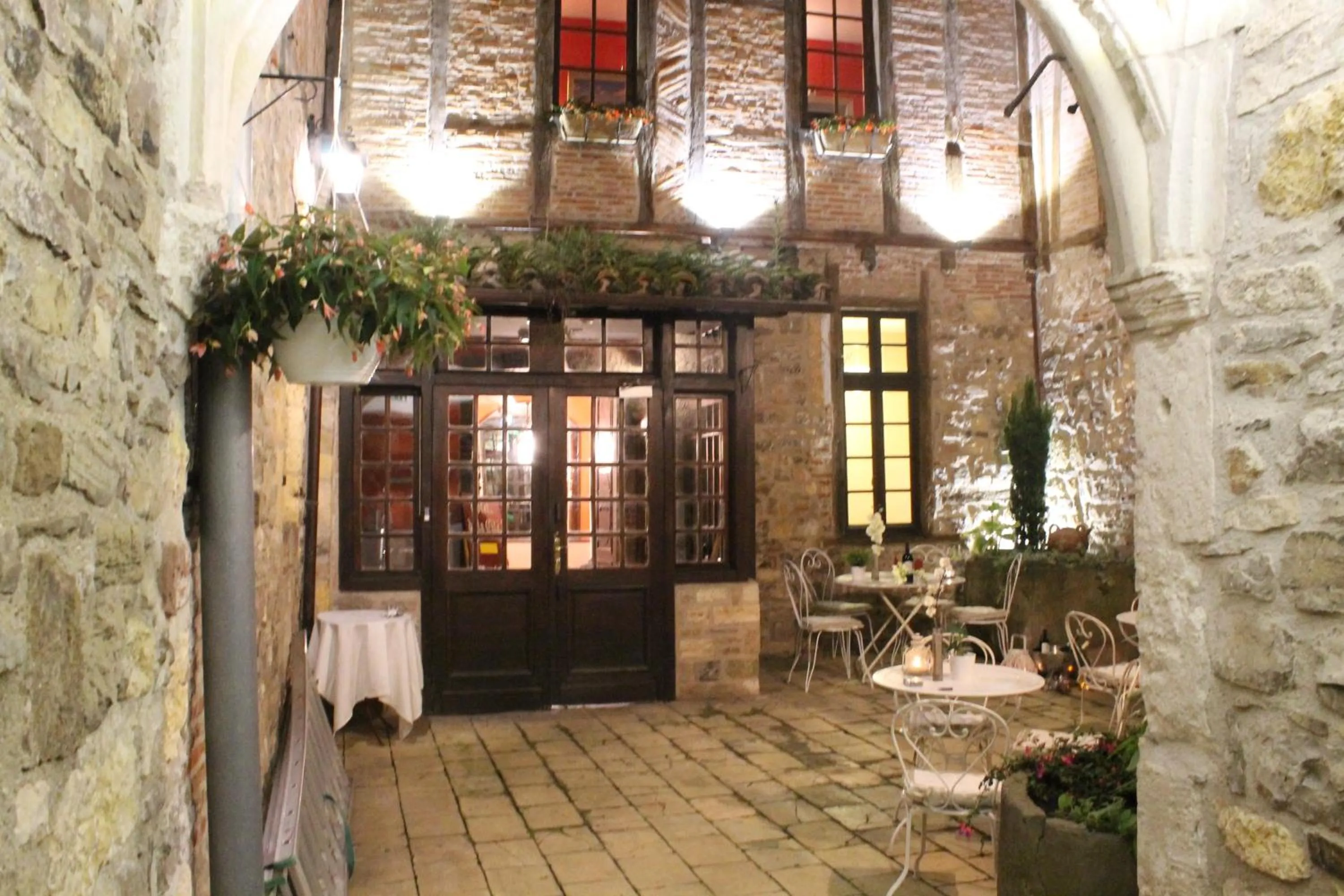 Patio in Hotel Raymond VII