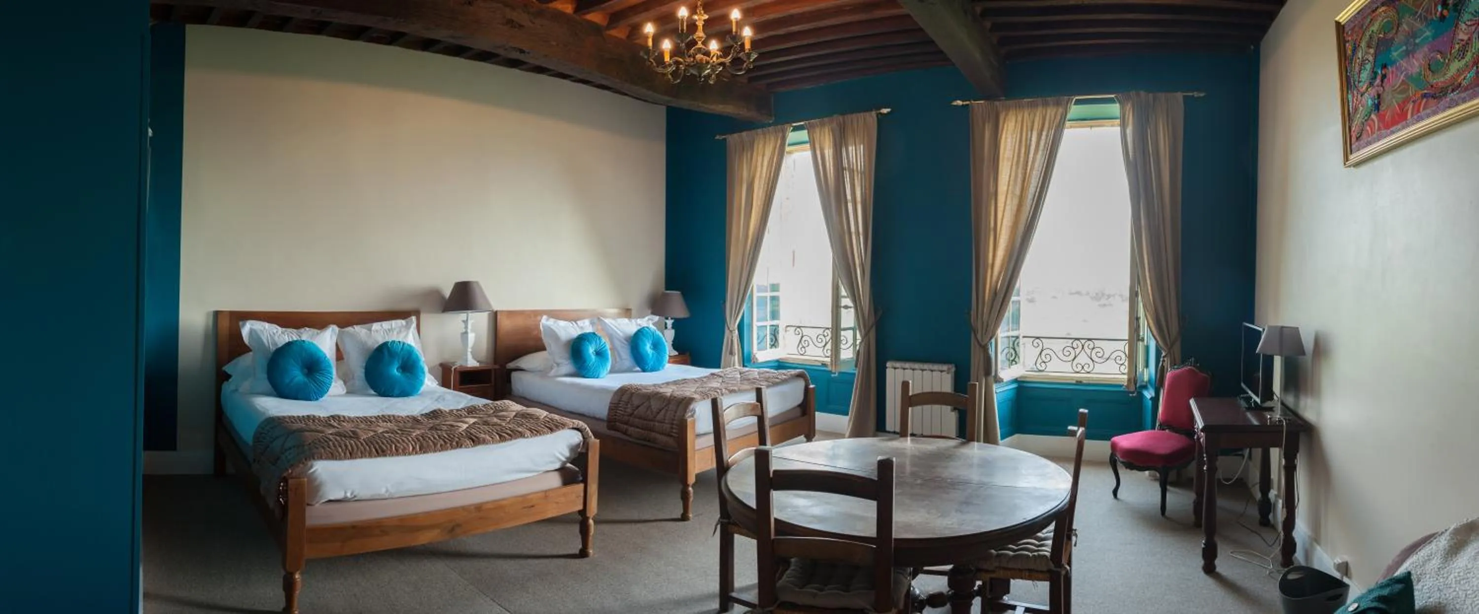 Bed in Hotel Raymond VII