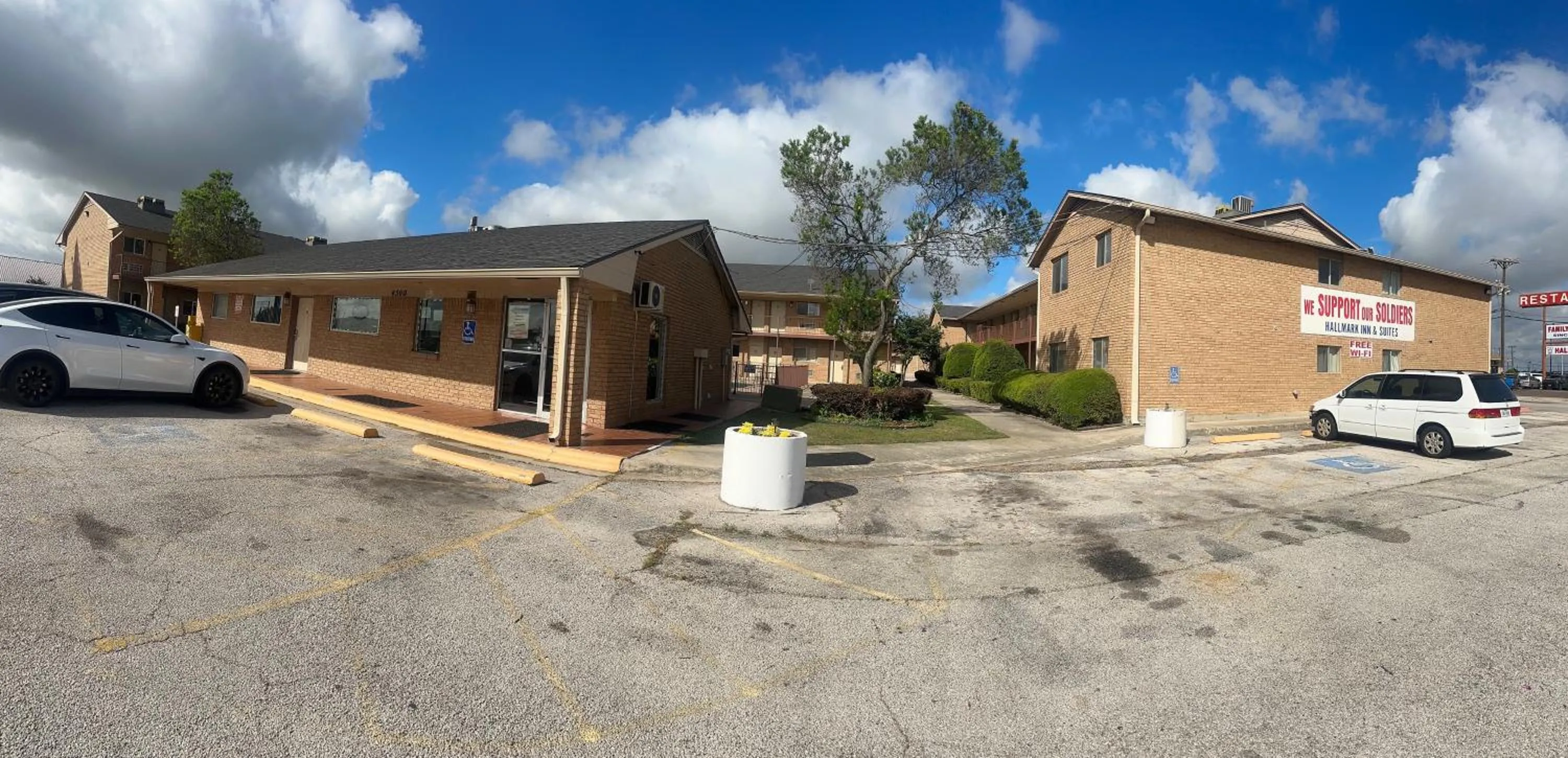 Property building in Hallmark Inn And Suites