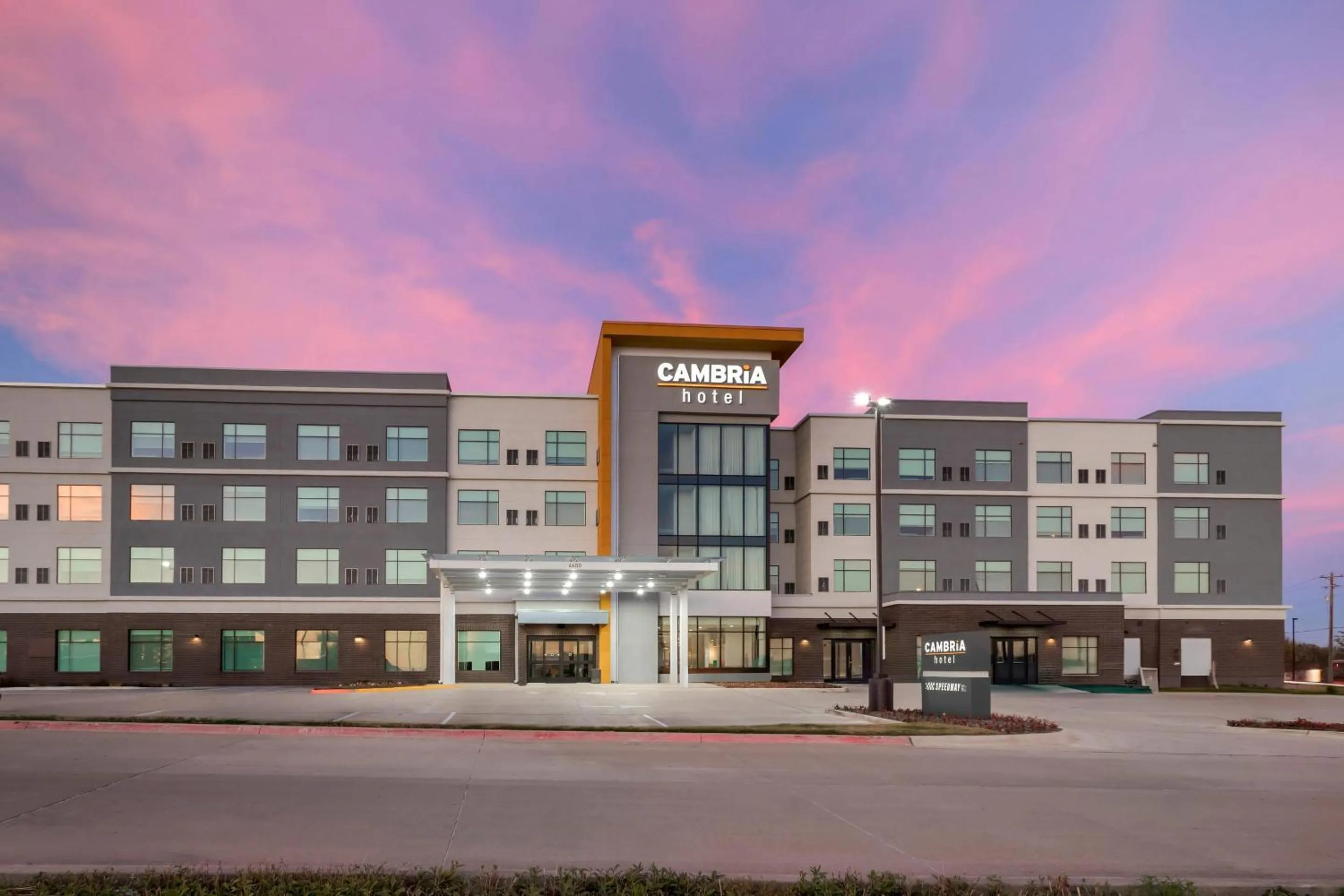 Property building in Cambria Hotel Northlake Conference Center - Roanoke