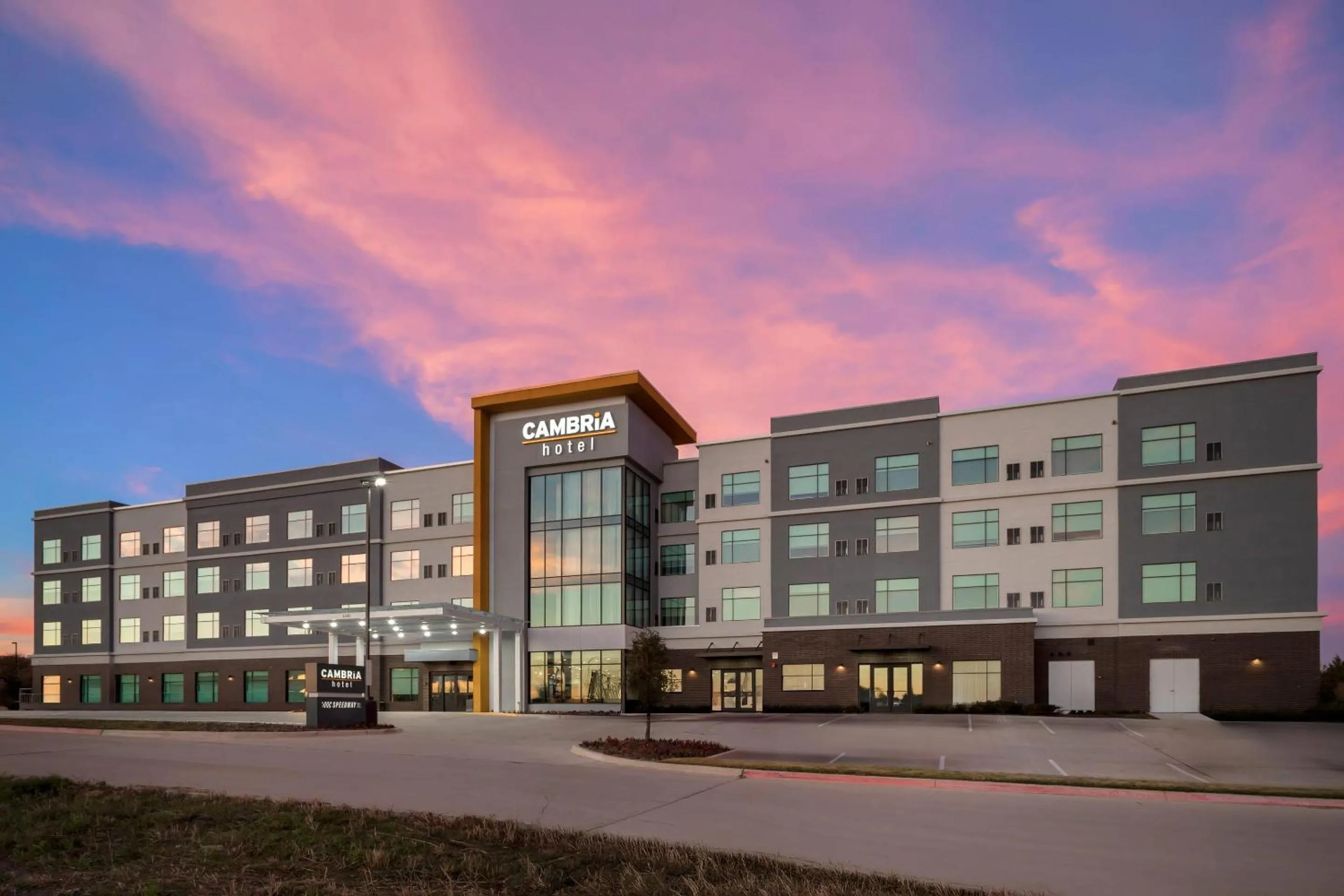 Property building in Cambria Hotel Northlake Conference Center - Roanoke