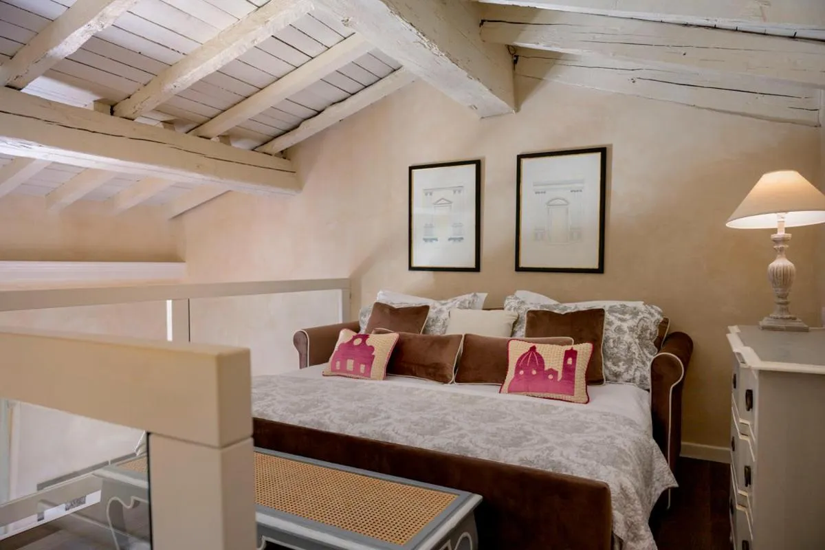 Bed in Mabelle Firenze Residenza Sassetti