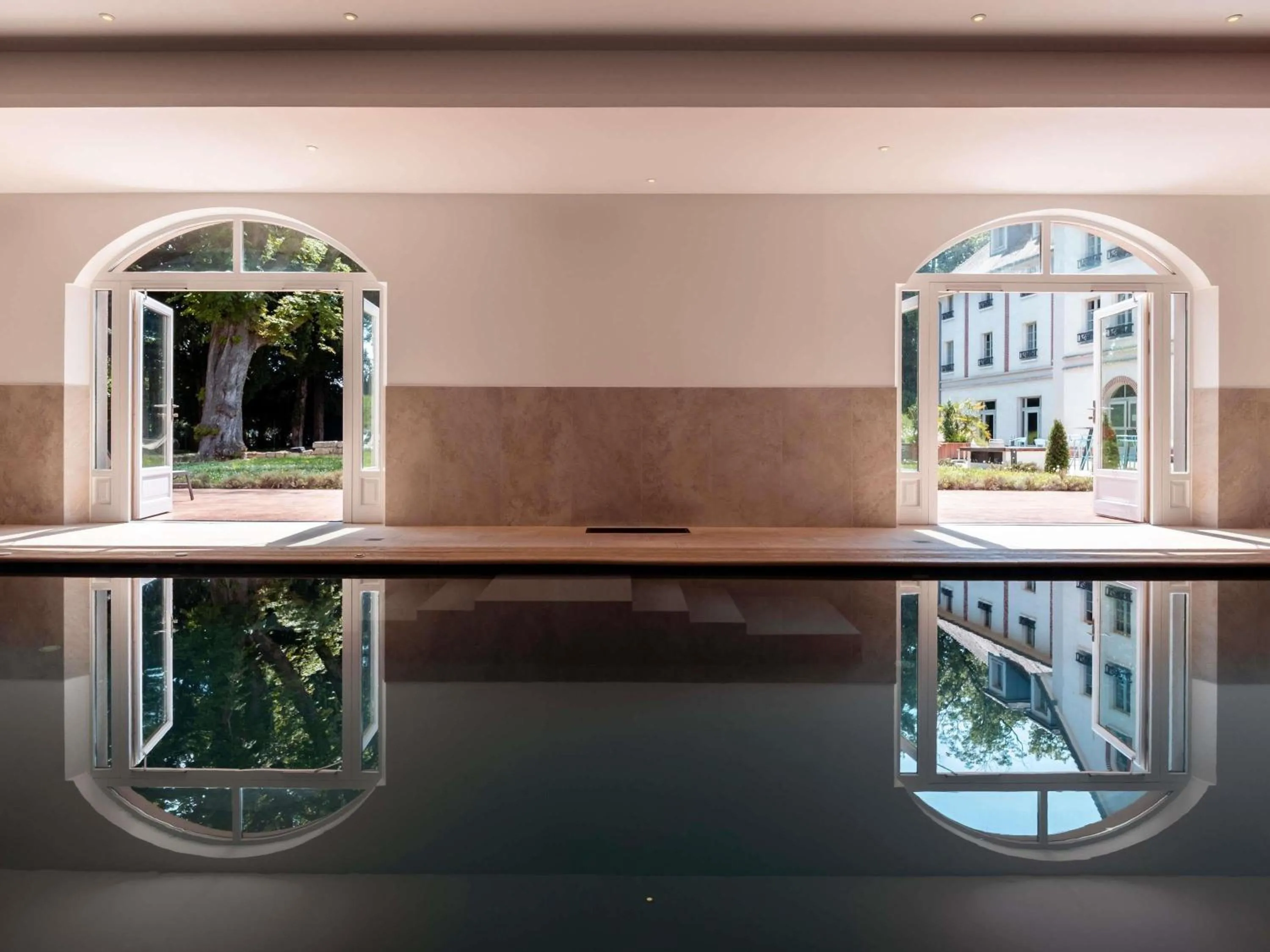 Property building in Mercure Maintenon