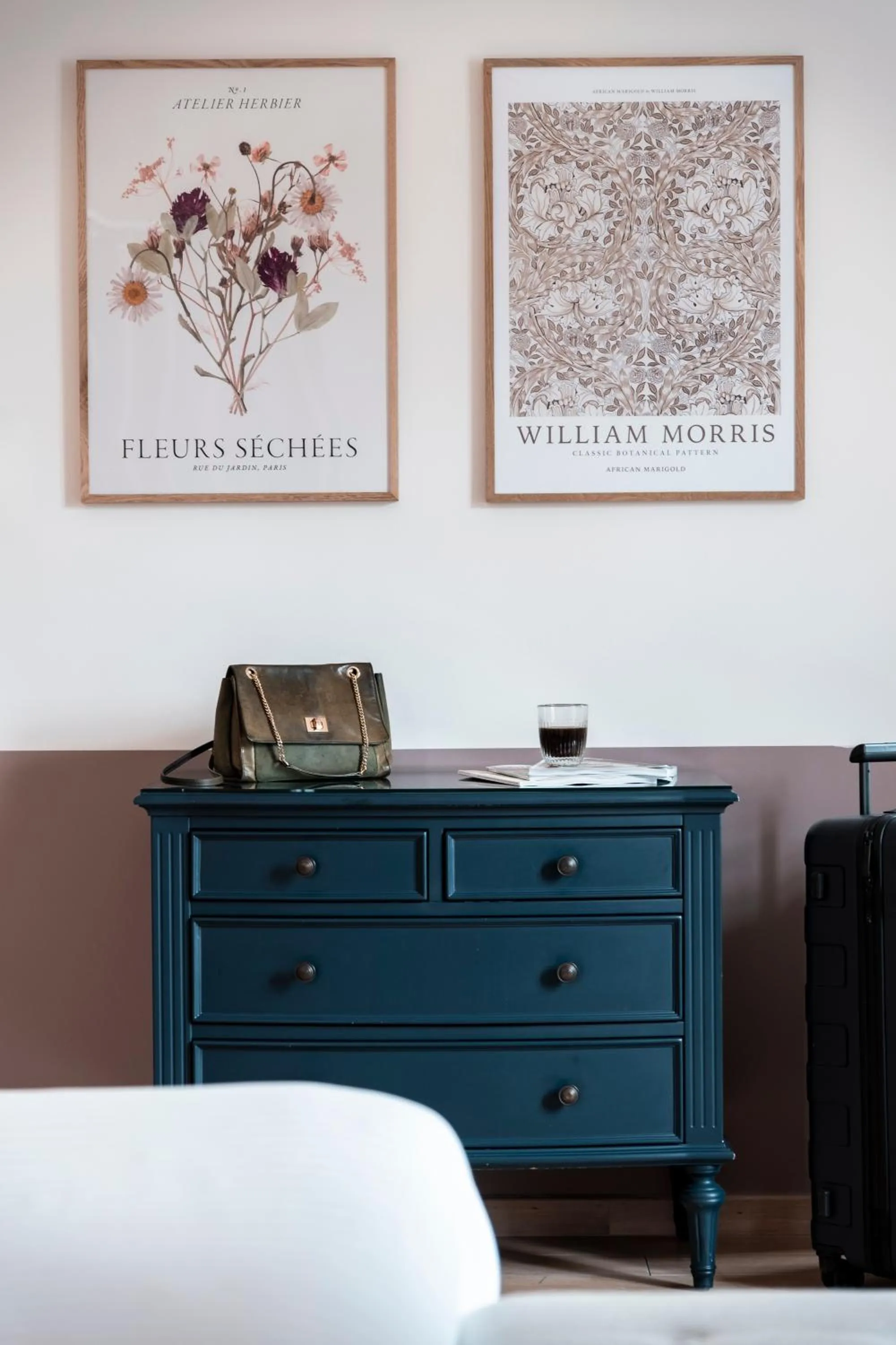 Photo of the whole room, Bed in Mercure Maintenon