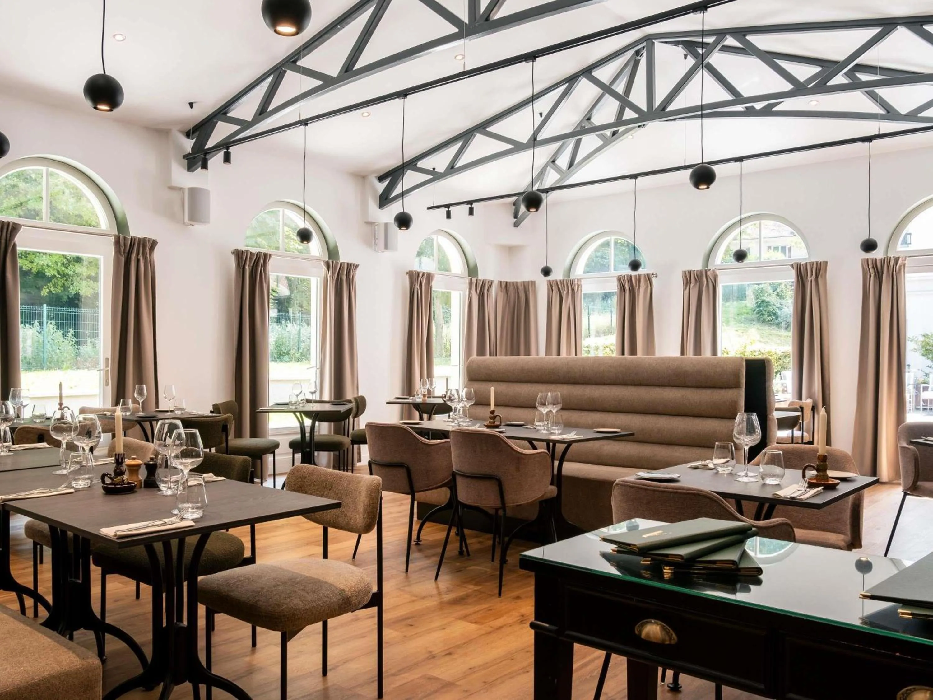 Property building in Mercure Maintenon