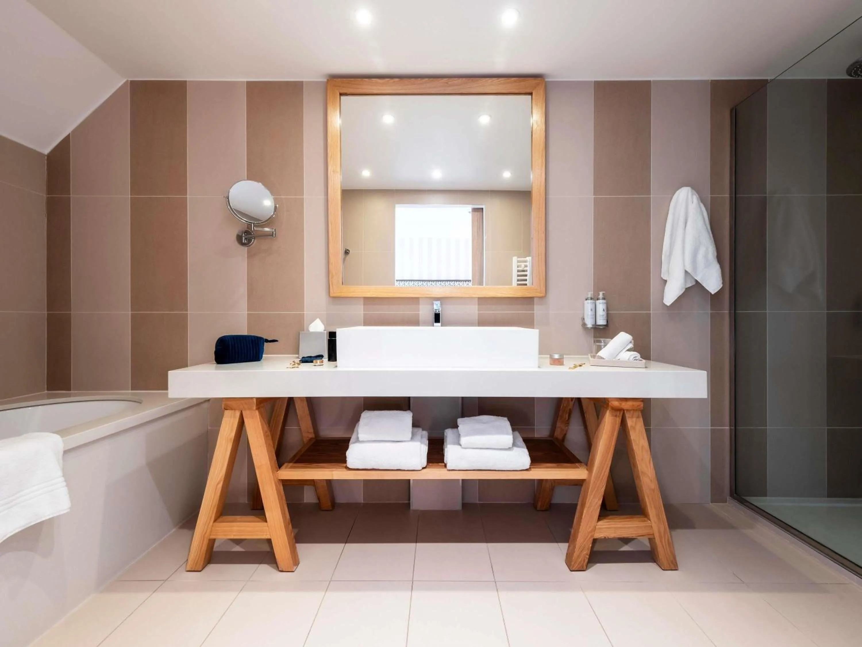 Bedroom in Mercure Maintenon