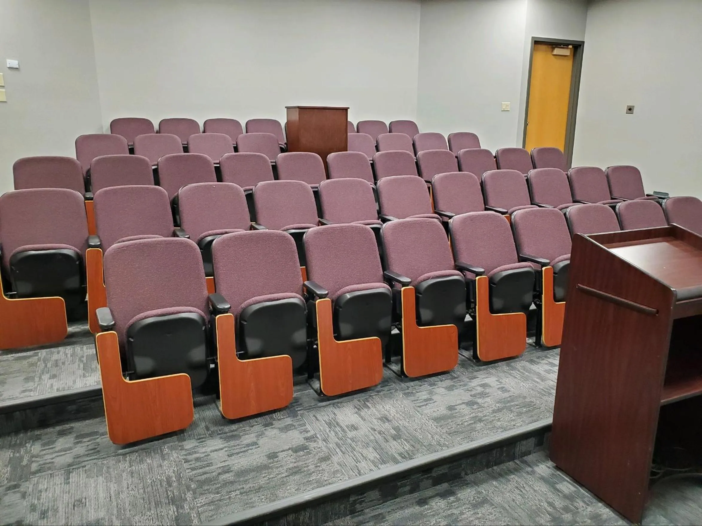 Meeting/conference room in Crossroads Hotel and Huron Event Center