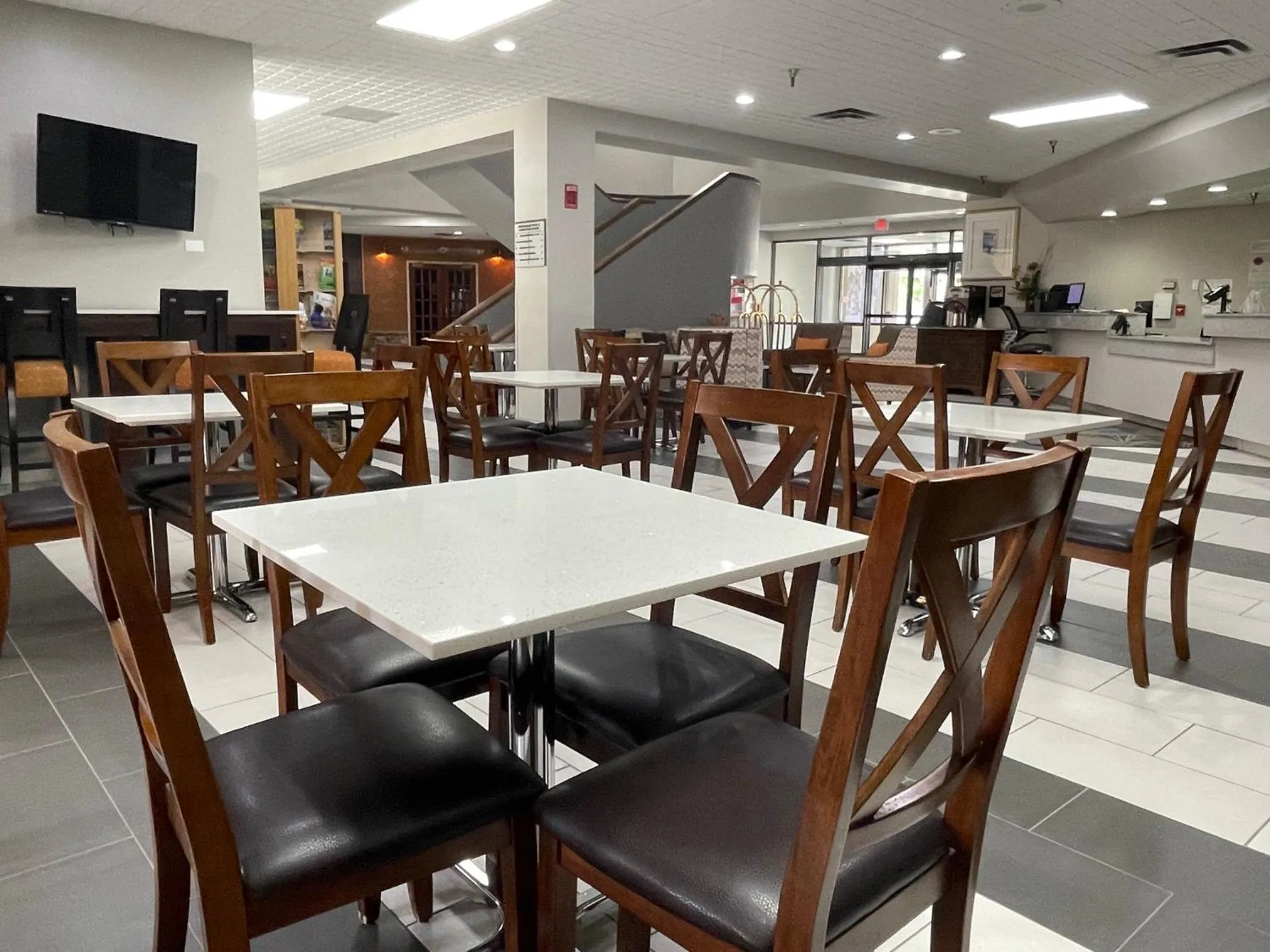 Restaurant/places to eat in Crossroads Hotel and Huron Event Center