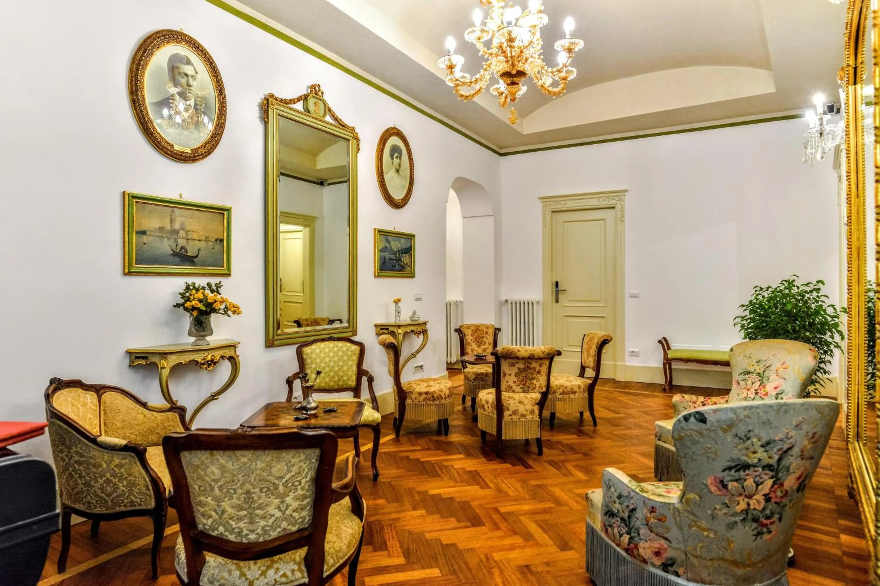 Communal lounge/ TV room in Arpinelli Relais