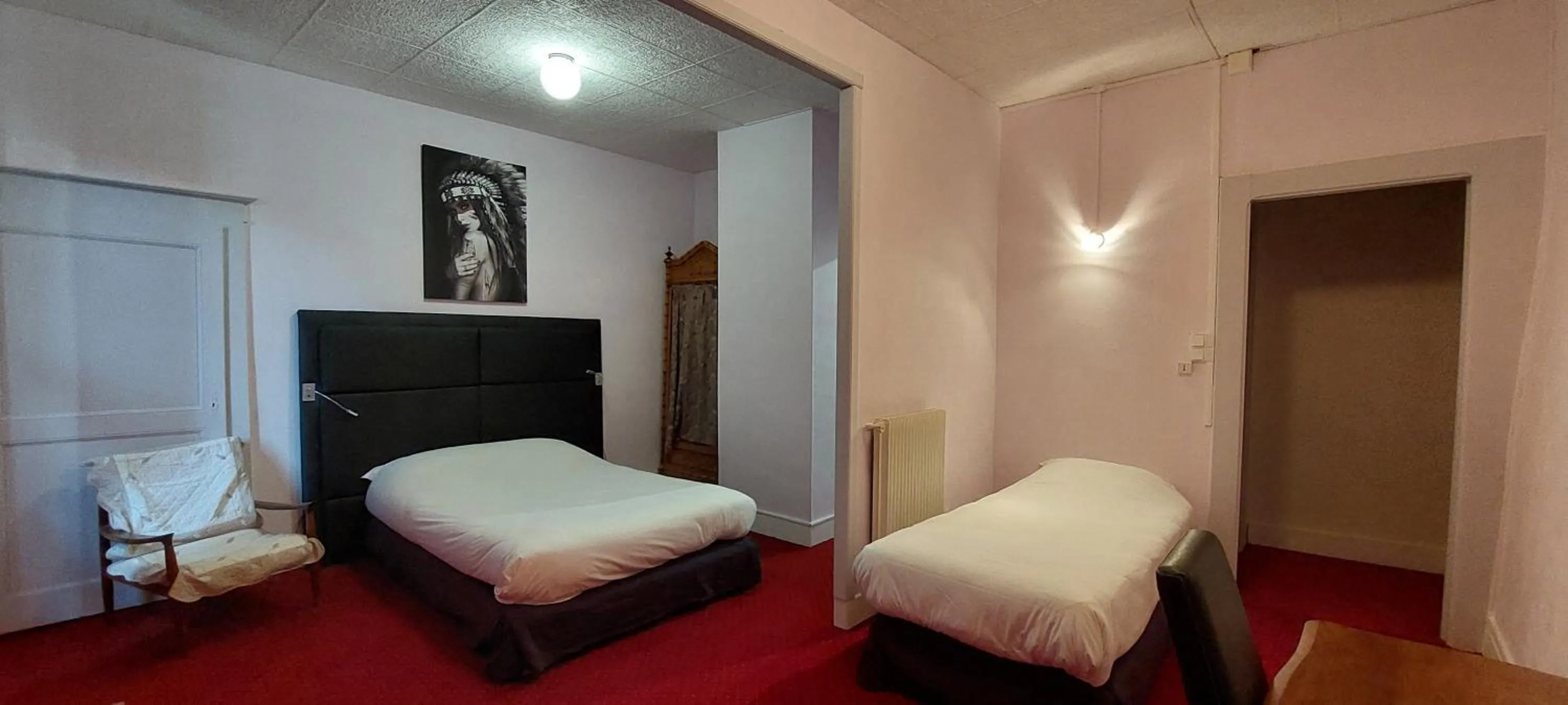Bed in Hôtel du Palais