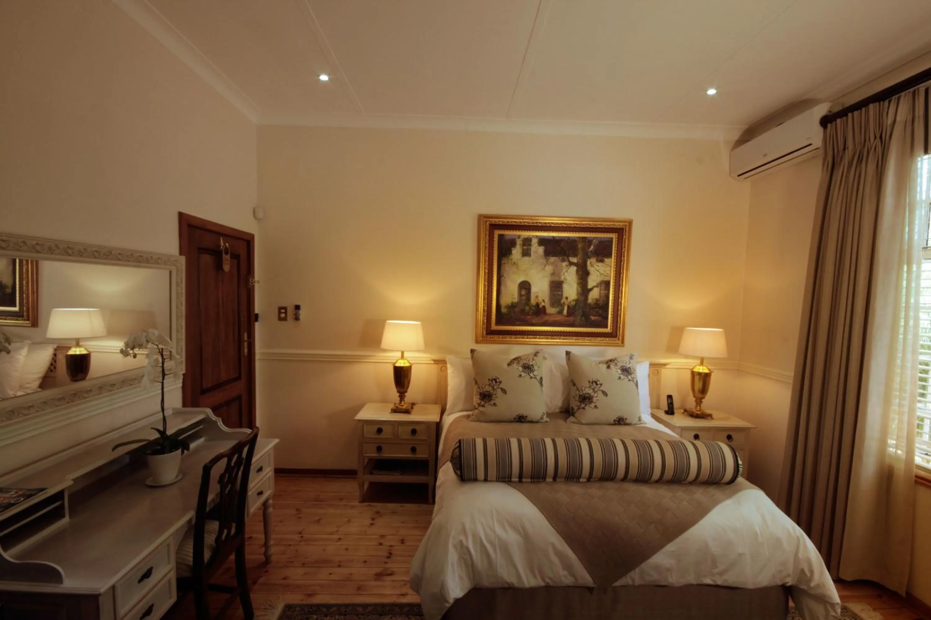 Photo of the whole room, Bed in Kleine Constantia Boutique Guest House