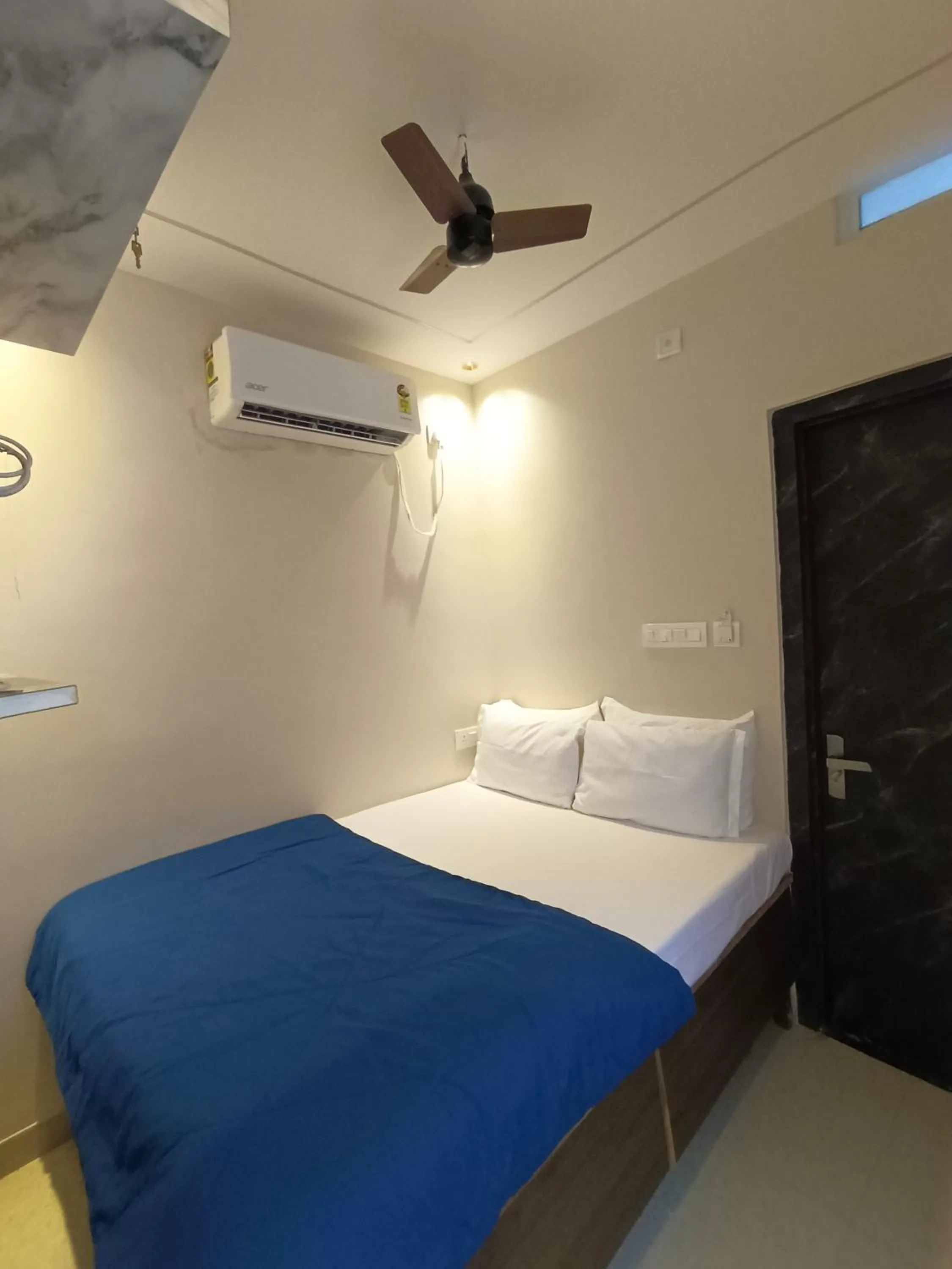 Shree Murlidhar Residency - Couple friendly