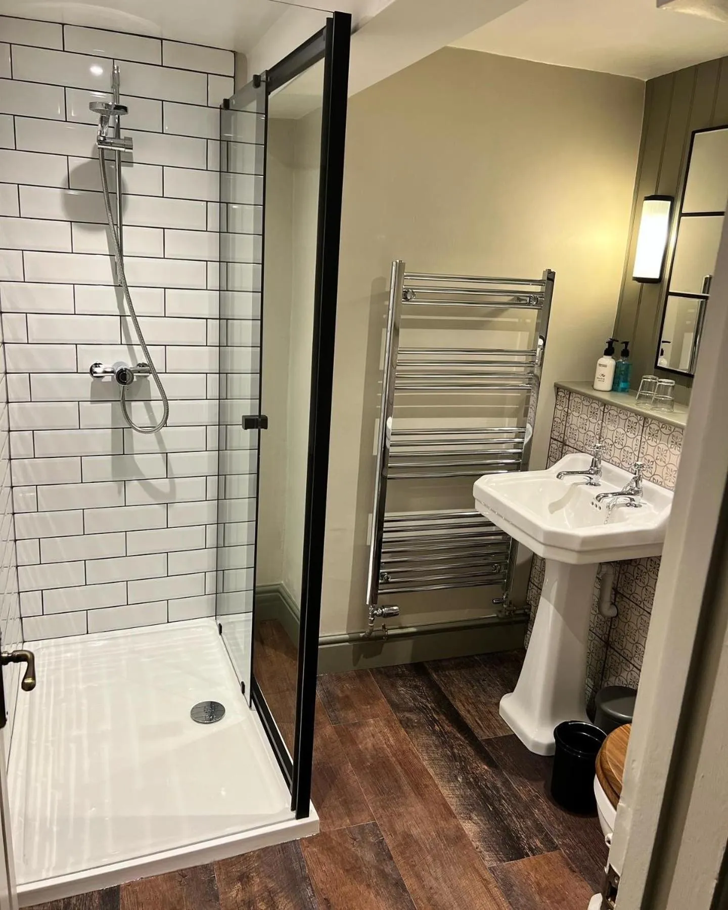 Bathroom in The Punchbowl Inn