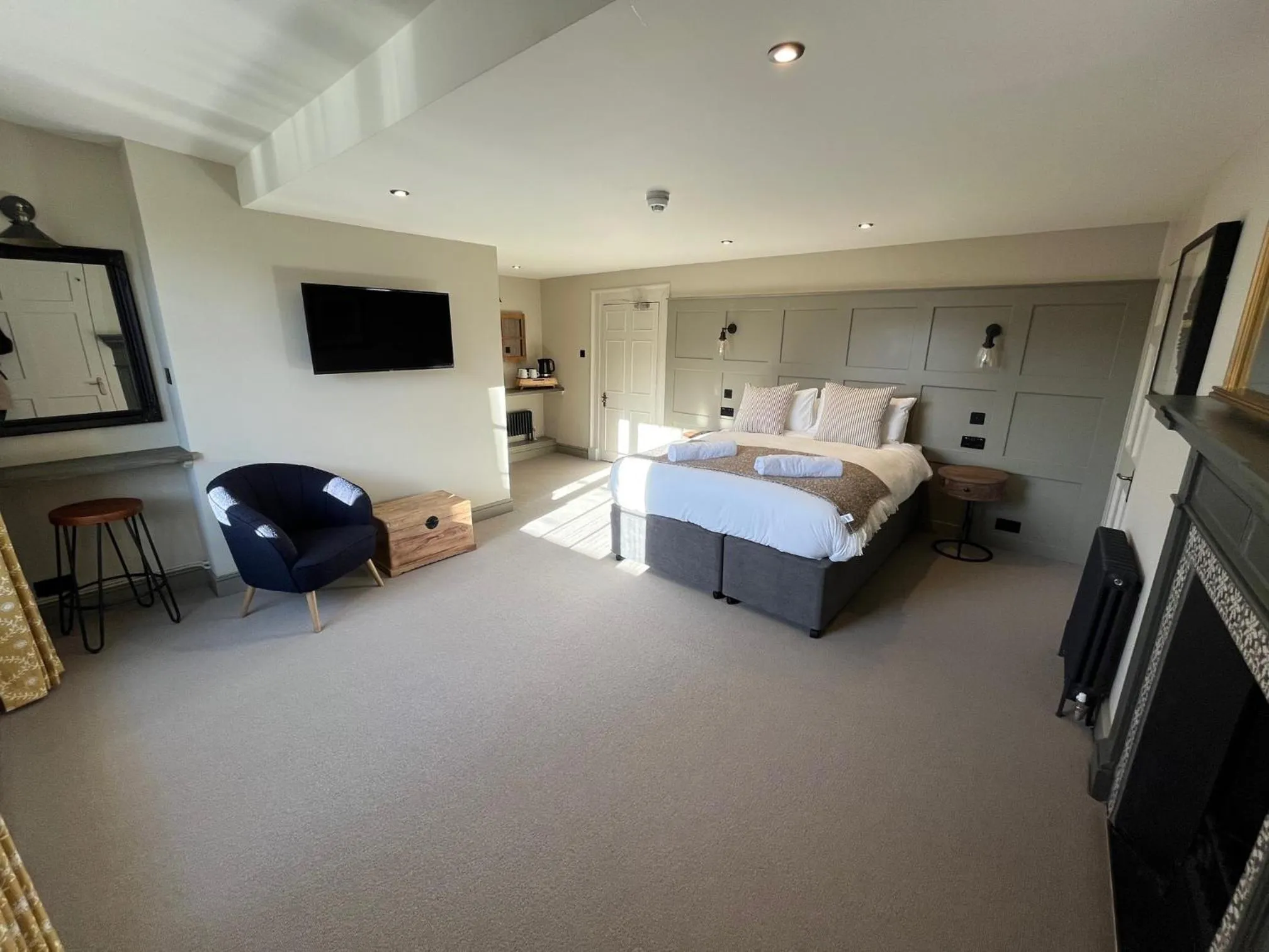 Bedroom, Bed in The Punchbowl Inn