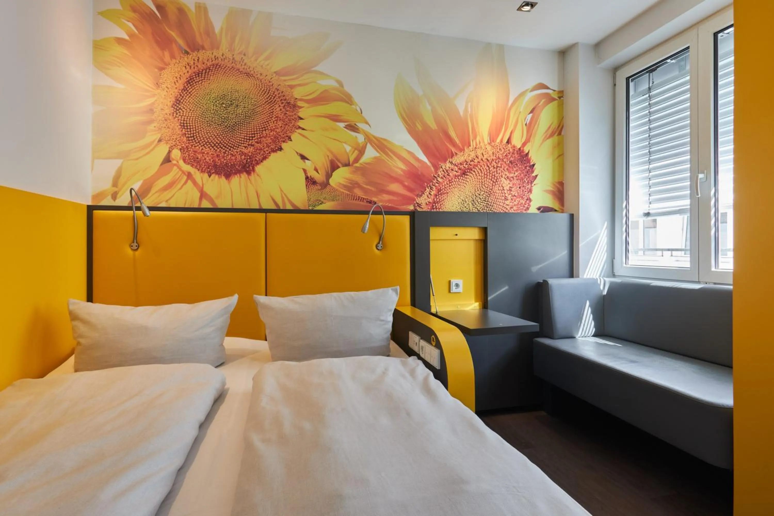 Photo of the whole room, Bed in Buddy Hotel