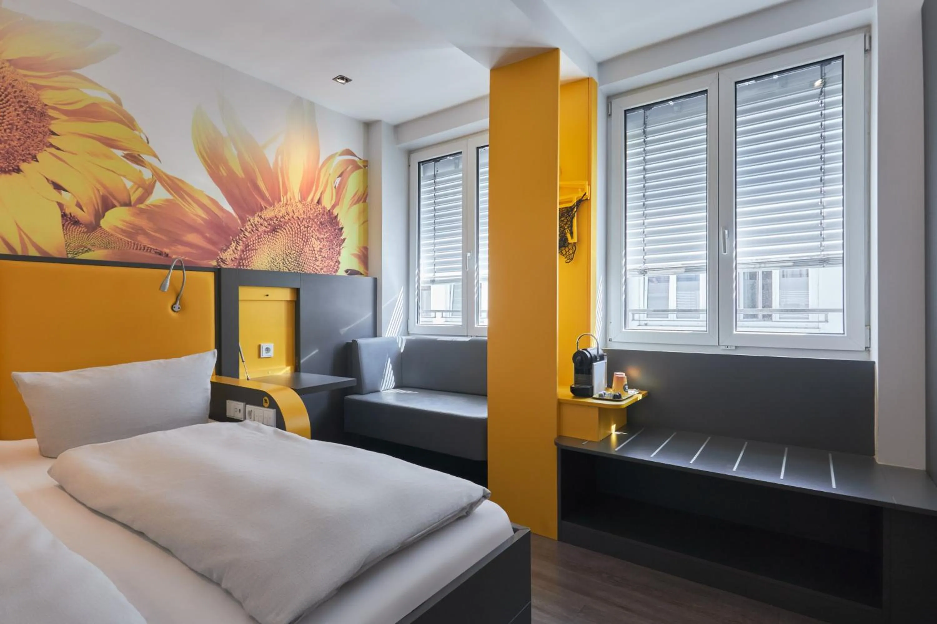 Photo of the whole room, Bed in Buddy Hotel