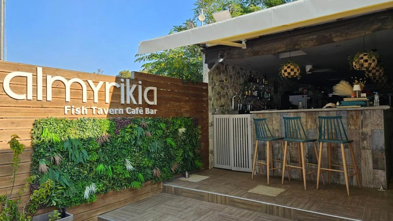 Lounge or bar in Grand Beach Hotel Thassos