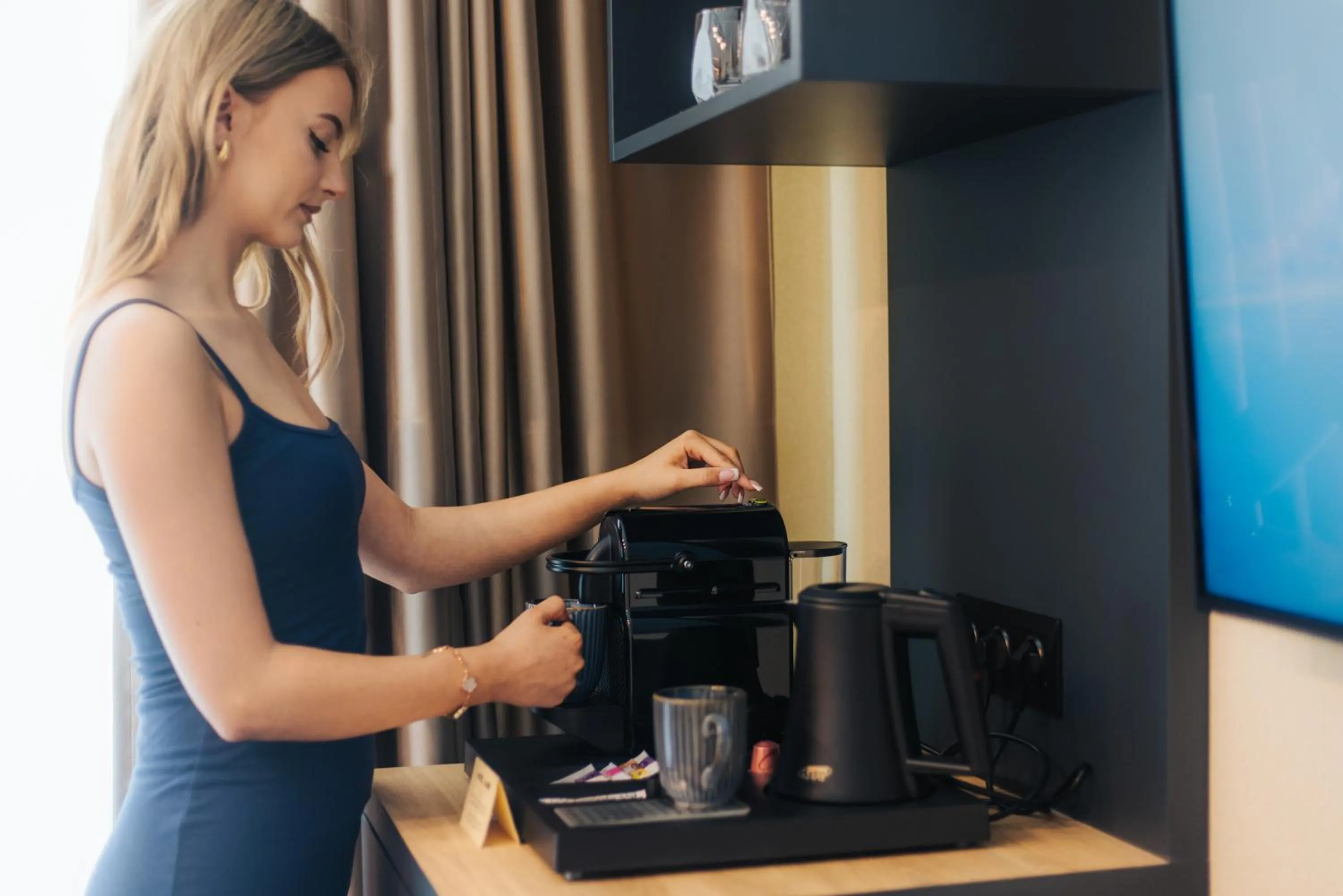 People in Hotel Auris