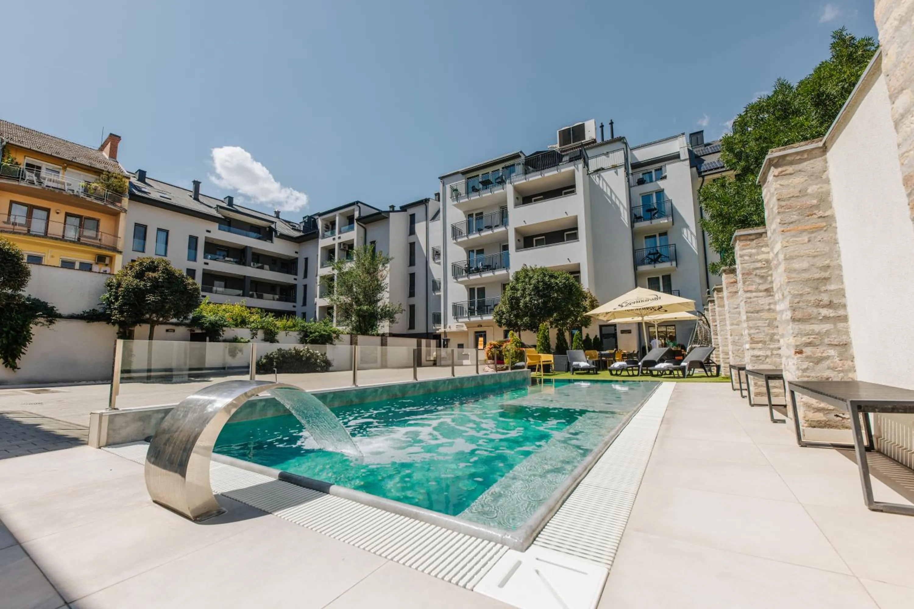 Property building in Hotel Auris