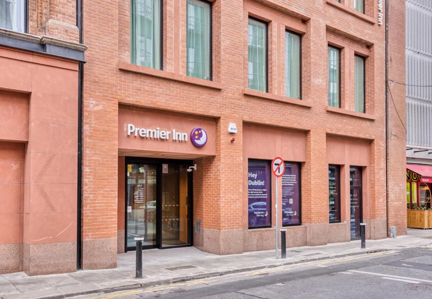 Property building in Premier Inn Dublin City Temple Bar