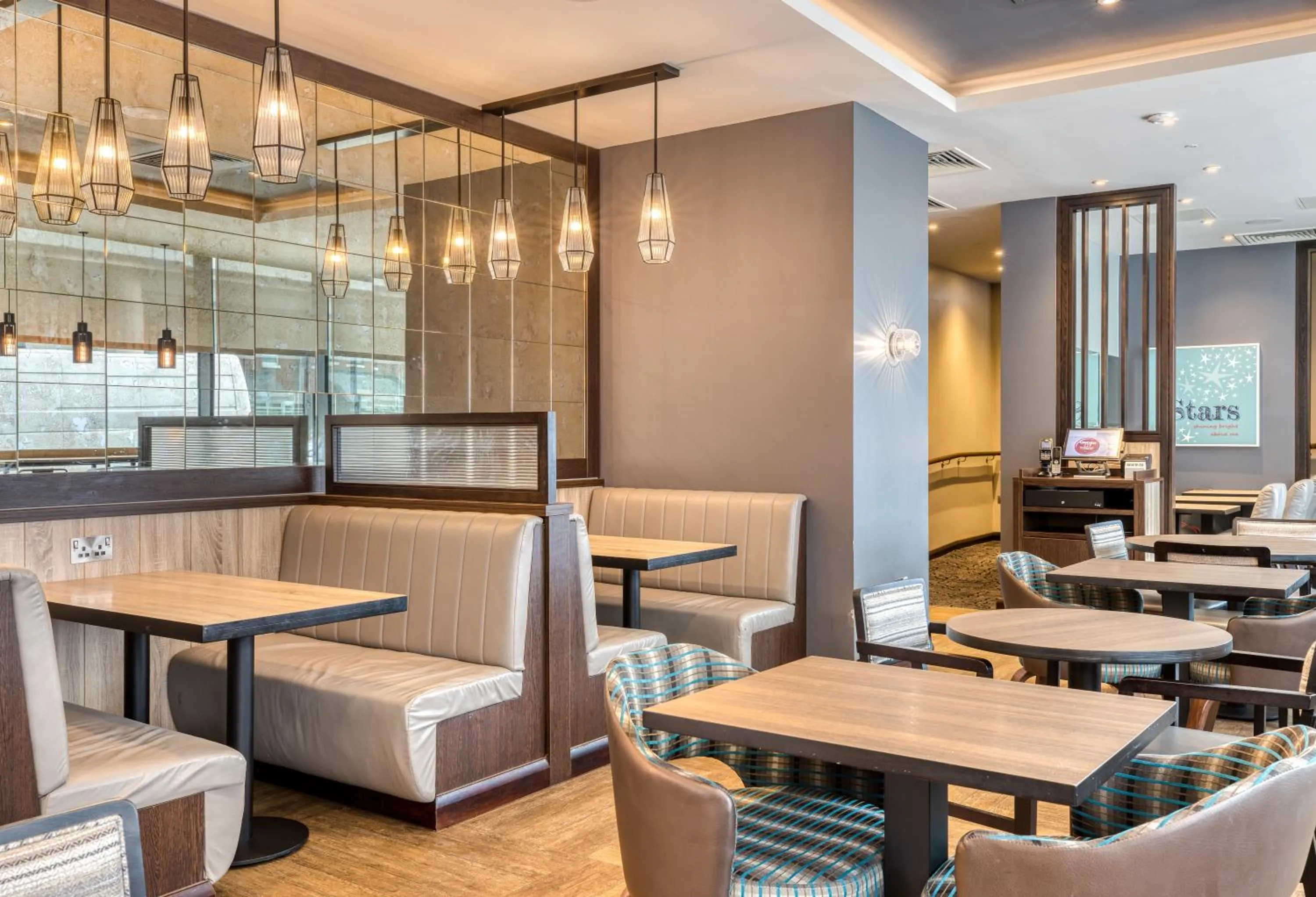 Restaurant/places to eat in Premier Inn Dublin City Gloucester St South