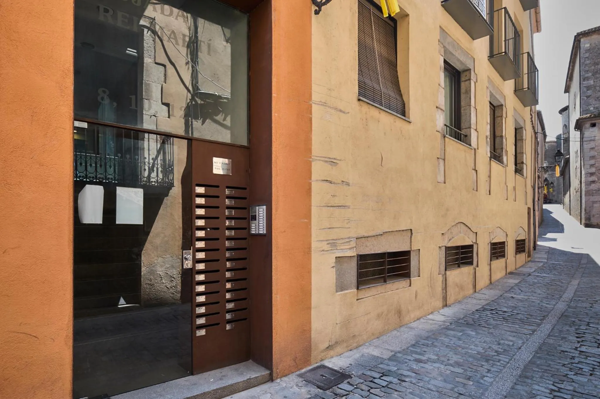 Facade/entrance in Little Home Girona