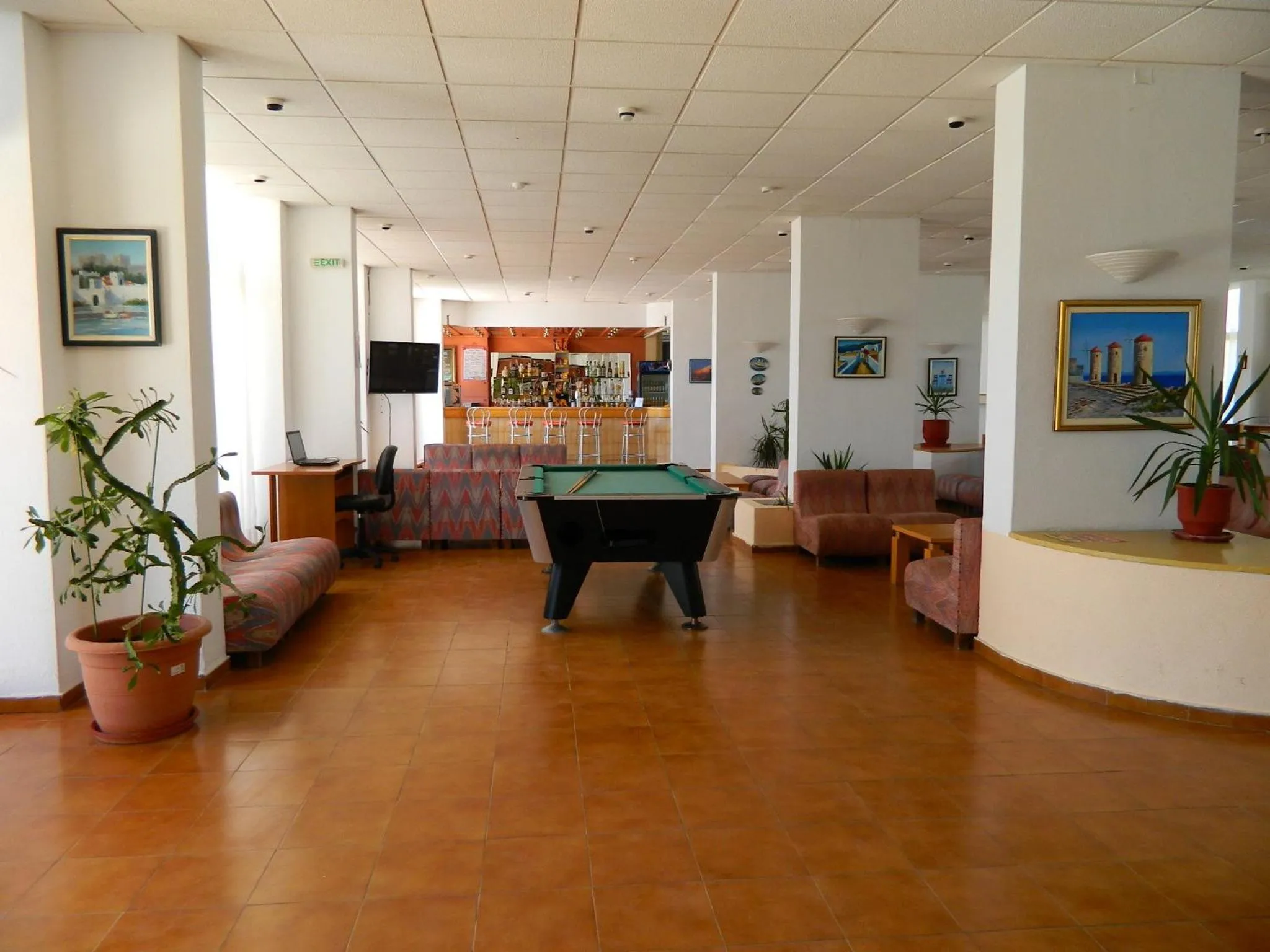 Billiard in Telhinis Hotel & Apartments