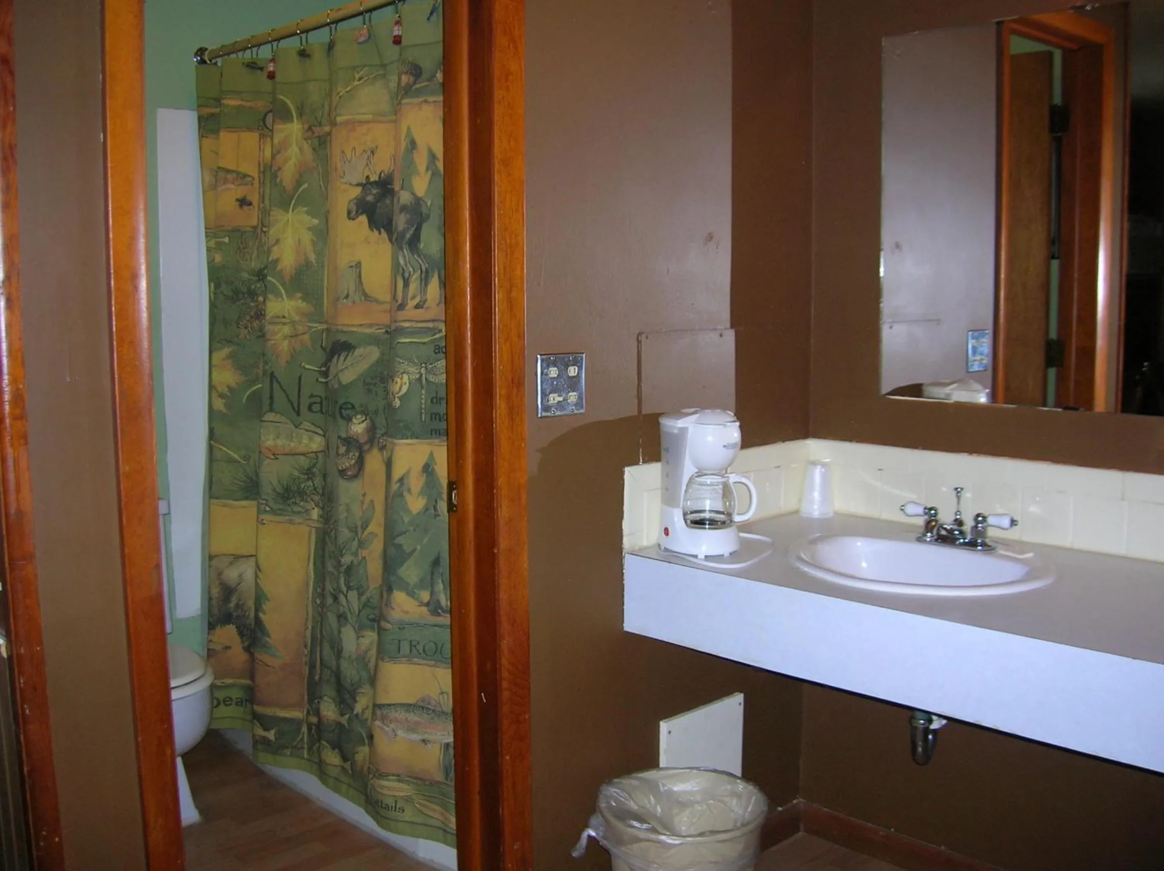 Shower in Chateau Lodge