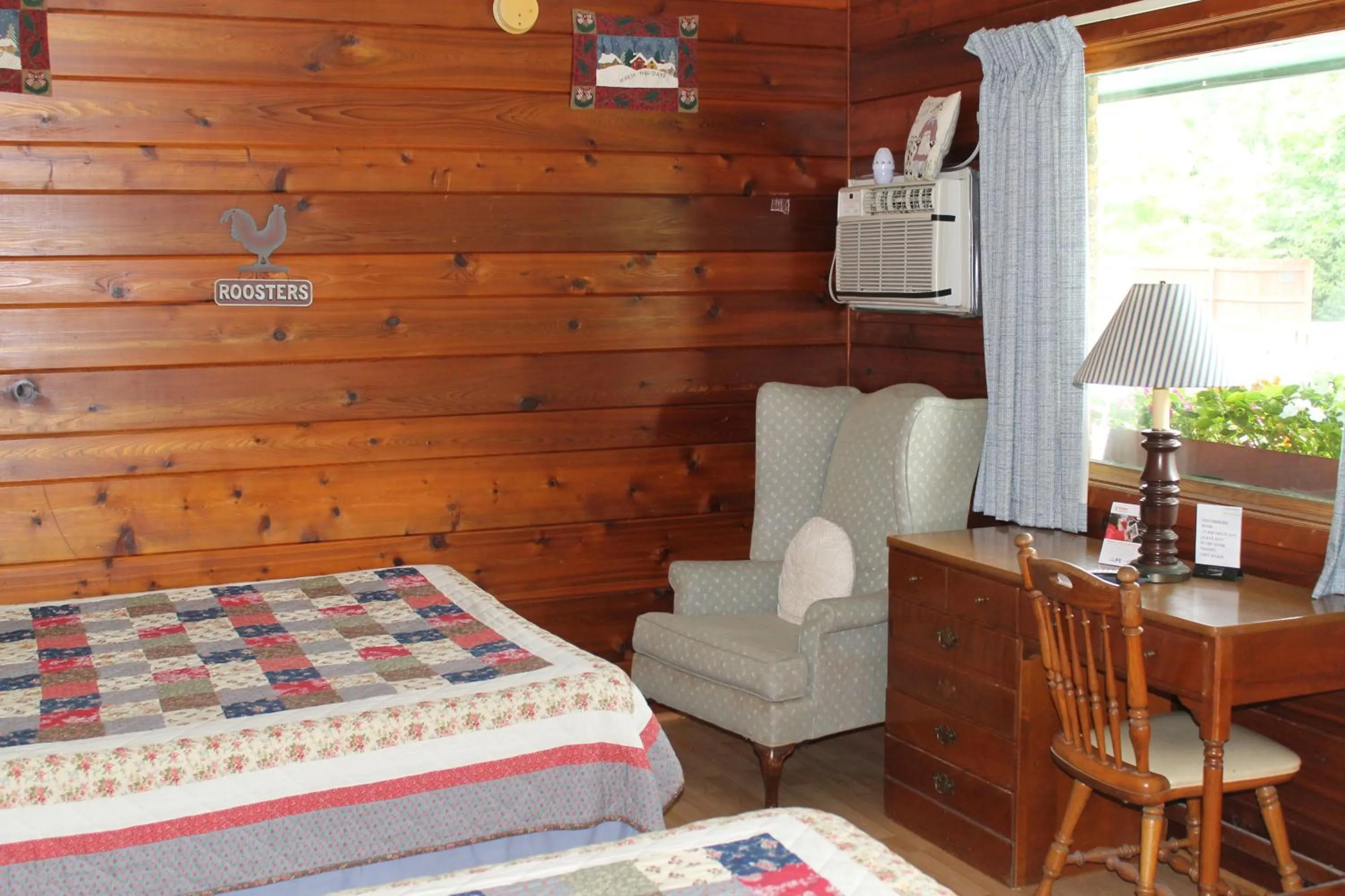 Photo of the whole room, Bed in Chateau Lodge