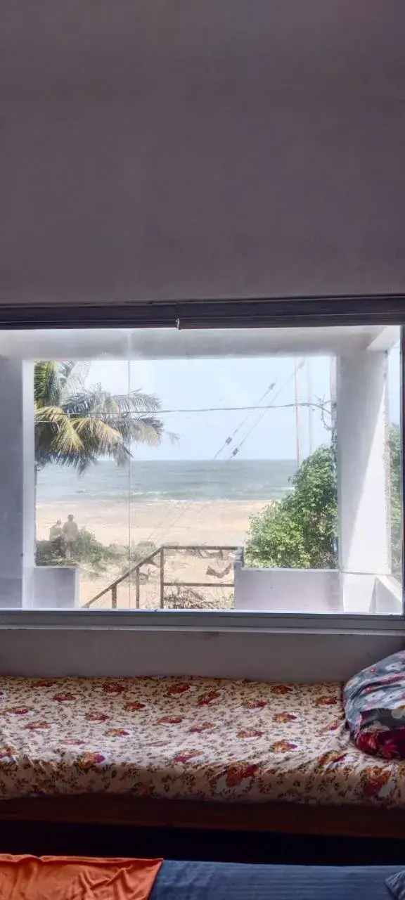 Deluxe Triple Room with Sea View in Funky Art Beach House Deluxe Triple Room with Sea View in Funky Art Beach House