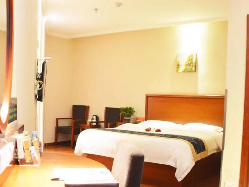 Bed in GreenTree Inn Fuyang Shopping Mall