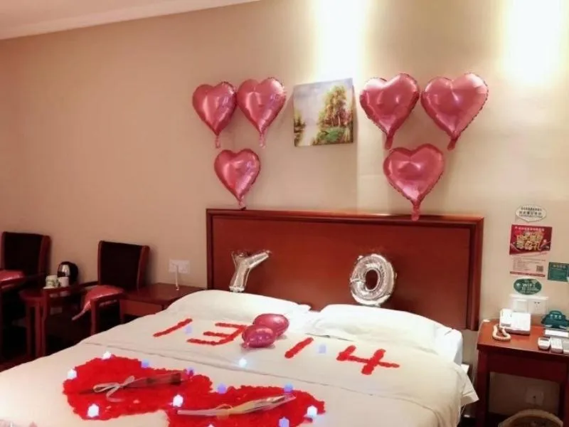 Bed in GreenTree Inn Fuyang Shopping Mall