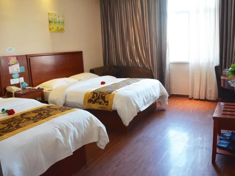 Bed in GreenTree Inn Fuyang Shopping Mall