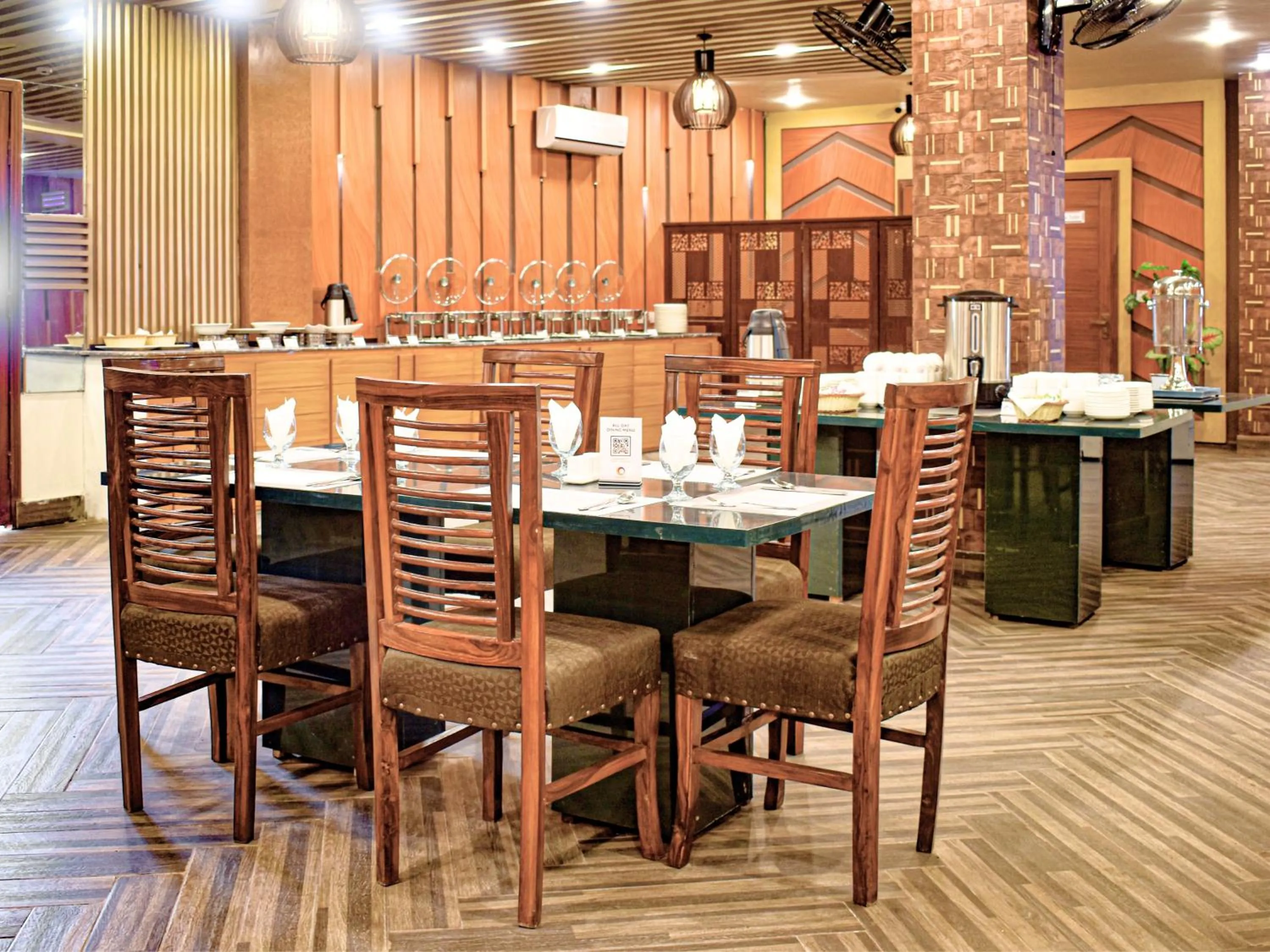 Restaurant/places to eat in Hotel One University Sukkur